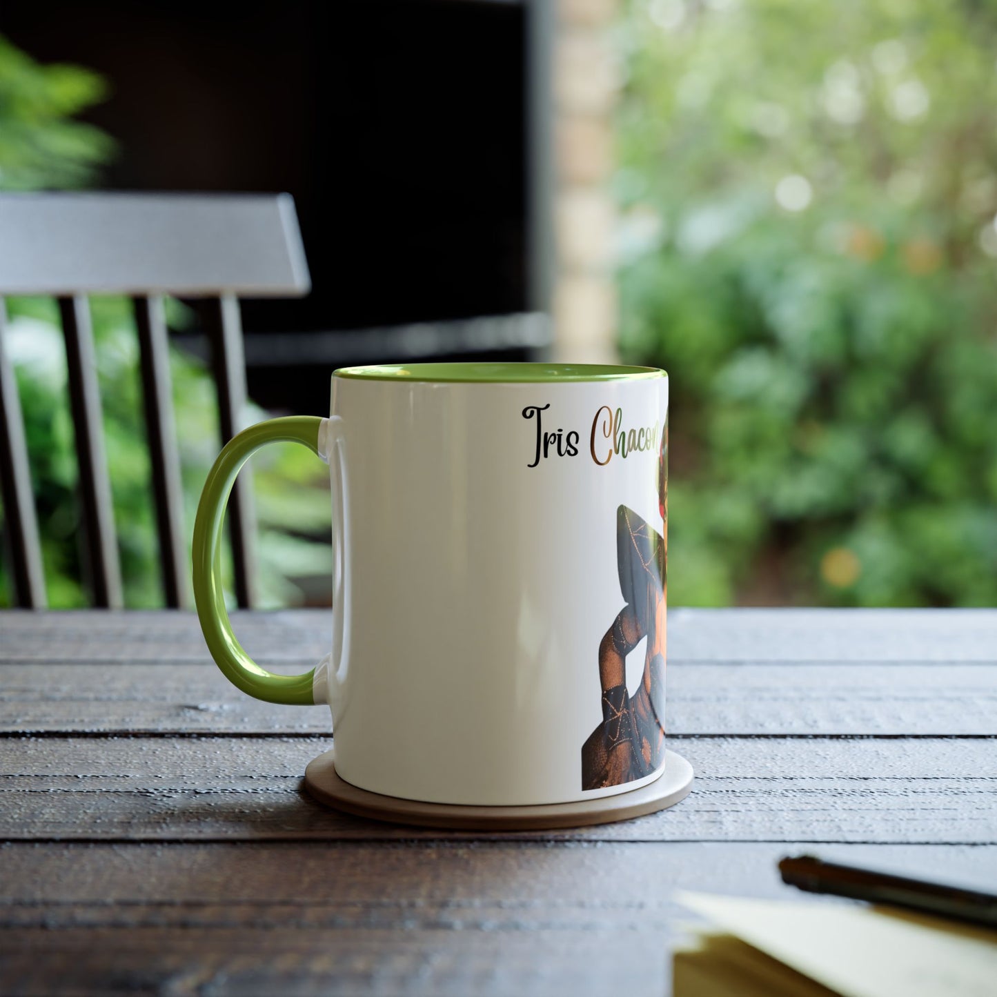 The onli one Iris Chacon Unique Two-Tone Coffee Mug - Iris Chacon Inspired Art, Trendy Mug for Coffee Lovers, Gift for Her, Retro Style,