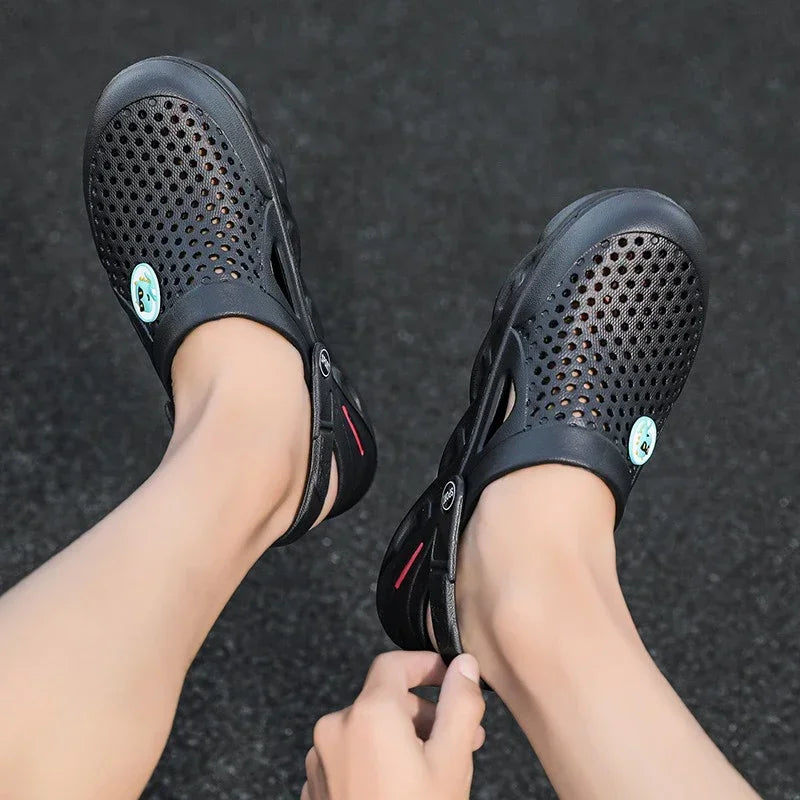 2025 summer waterproof and anti-slip men's and women's slippers, men's casual sandals, outdoor crocs, soft outdoor beach shoes