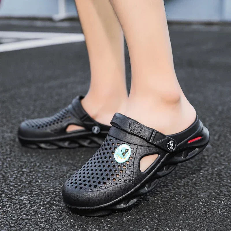 2025 summer waterproof and anti-slip men's and women's slippers, men's casual sandals, outdoor crocs, soft outdoor beach shoes