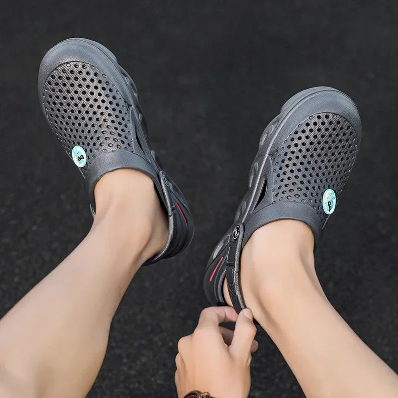 2025 summer waterproof and anti-slip men's and women's slippers, men's casual sandals, outdoor crocs, soft outdoor beach shoes