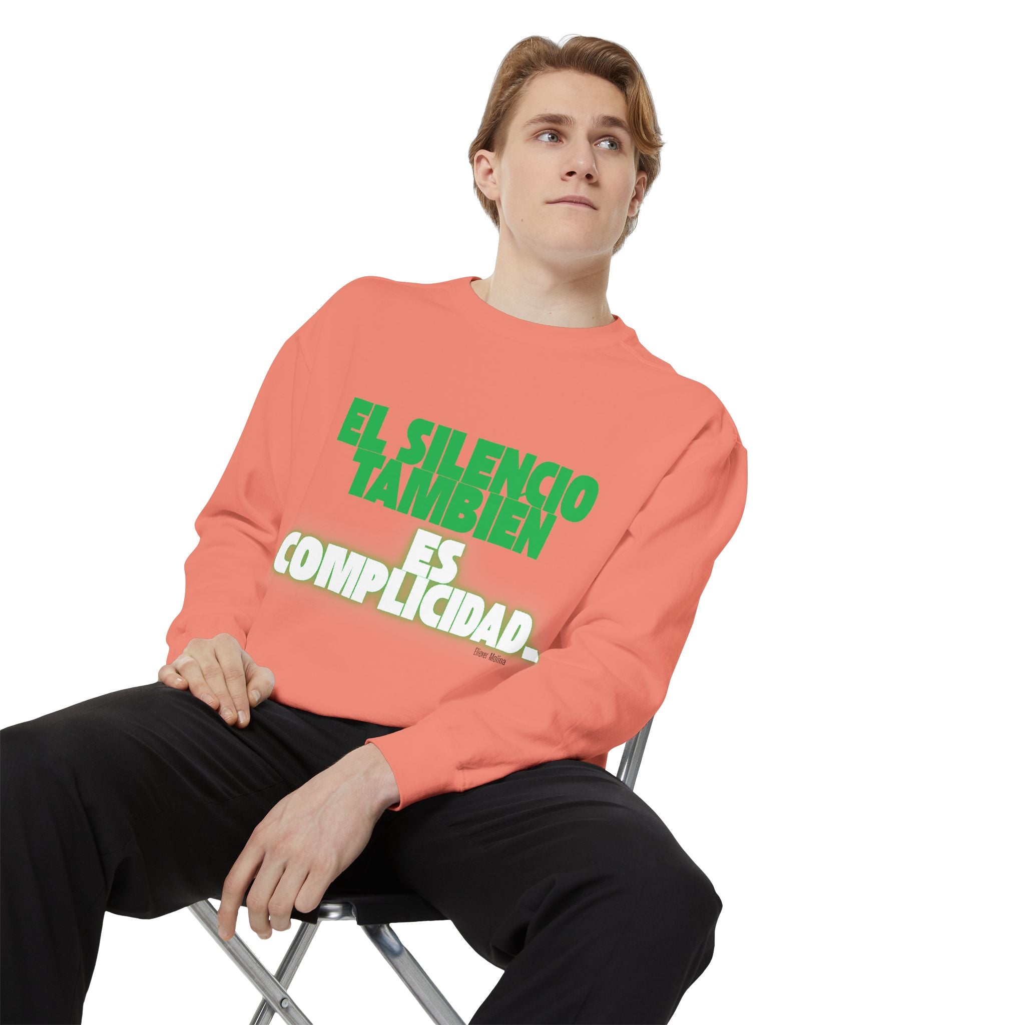 Sweatshirt  "El silencio también es complicidad" Spanish Protest Crewneck
