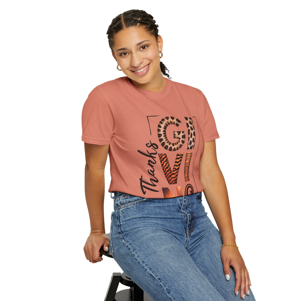 Fall T-Shirts and Sweatshirts Collection Giving Thanks T-Shirt Thanksgiving Graphic Tee with Leopard & Wood Pattern Letters