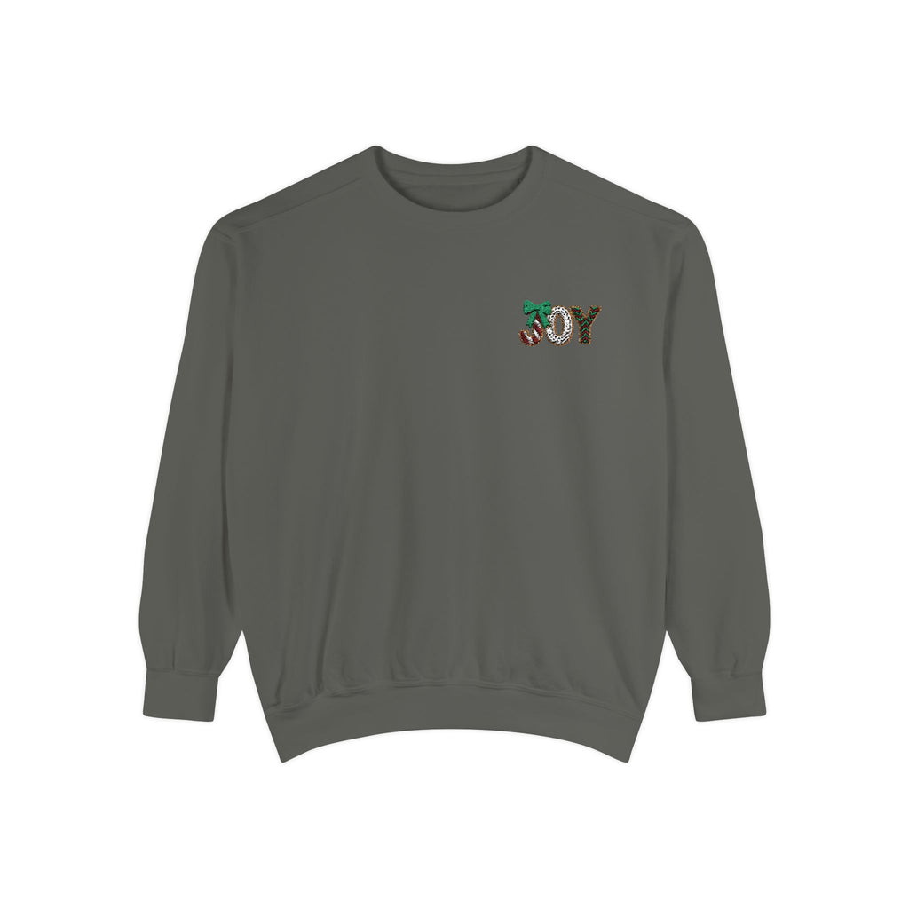 JOY Floral Crewneck Sweatshirt — Holiday Botanical Graphic Christmas T-Shirt & Sweater