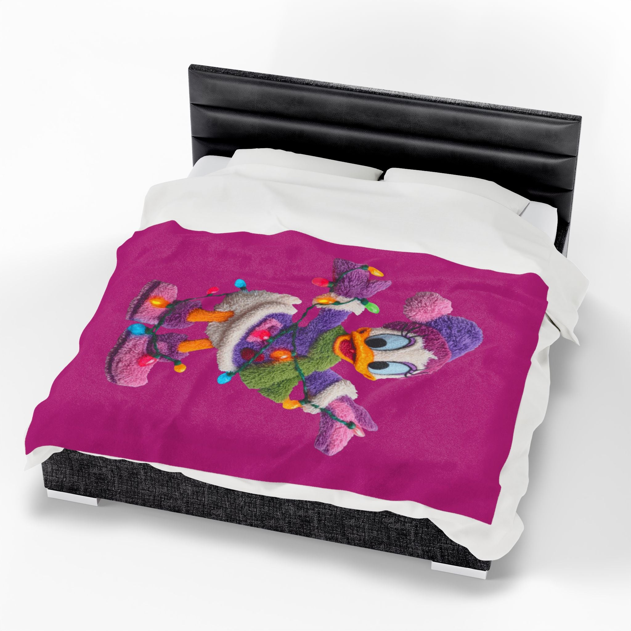 Daisy Duck Holiday Velveteen Plush Blanket — Cozy Christmas Lights Throw for Kids & Fans