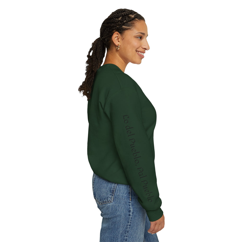 Crewneck Sweatshirt  “No me debo a partidos, me debo al pueblo” Spanish Political Statement