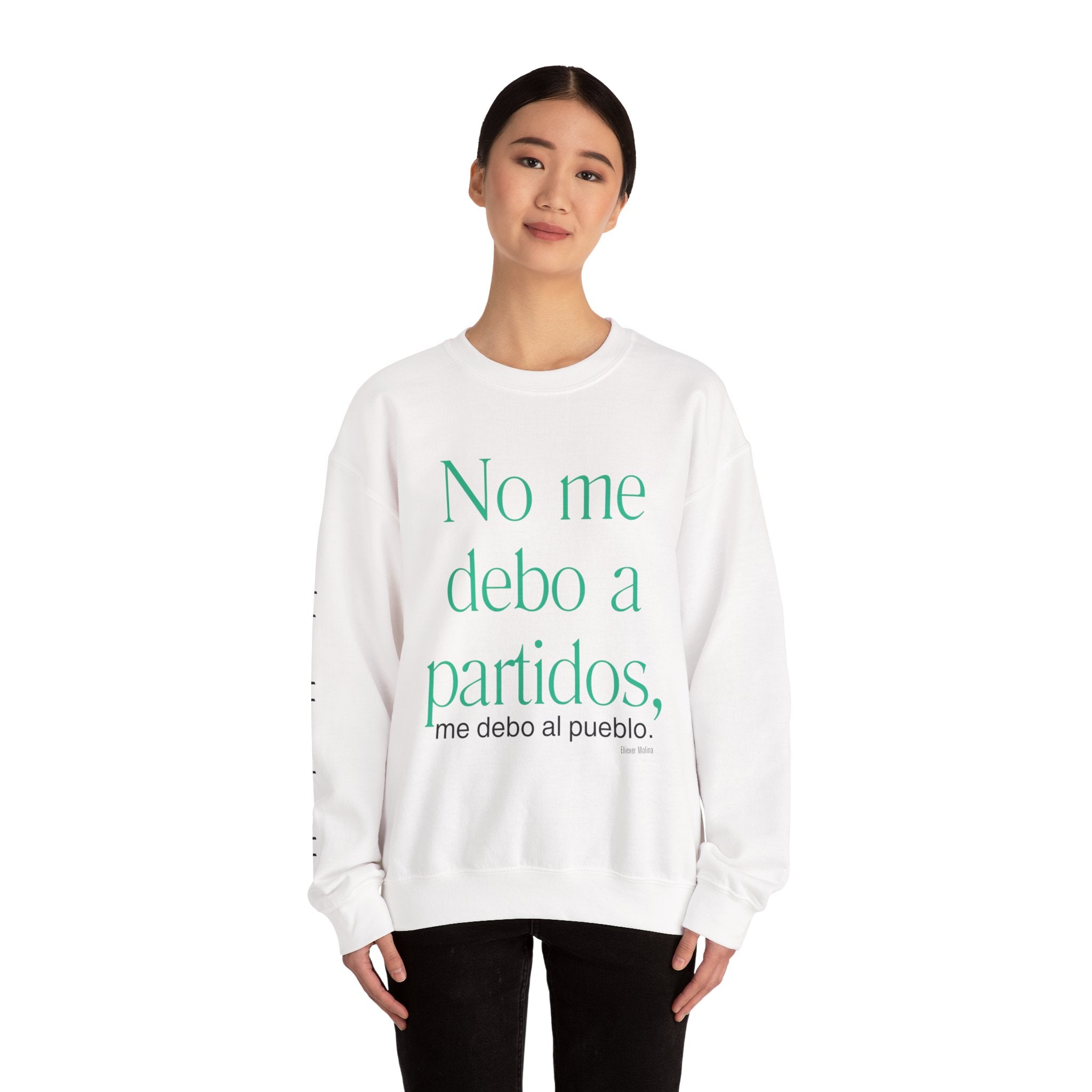 Crewneck Sweatshirt  “No me debo a partidos, me debo al pueblo” Spanish Political Statement
