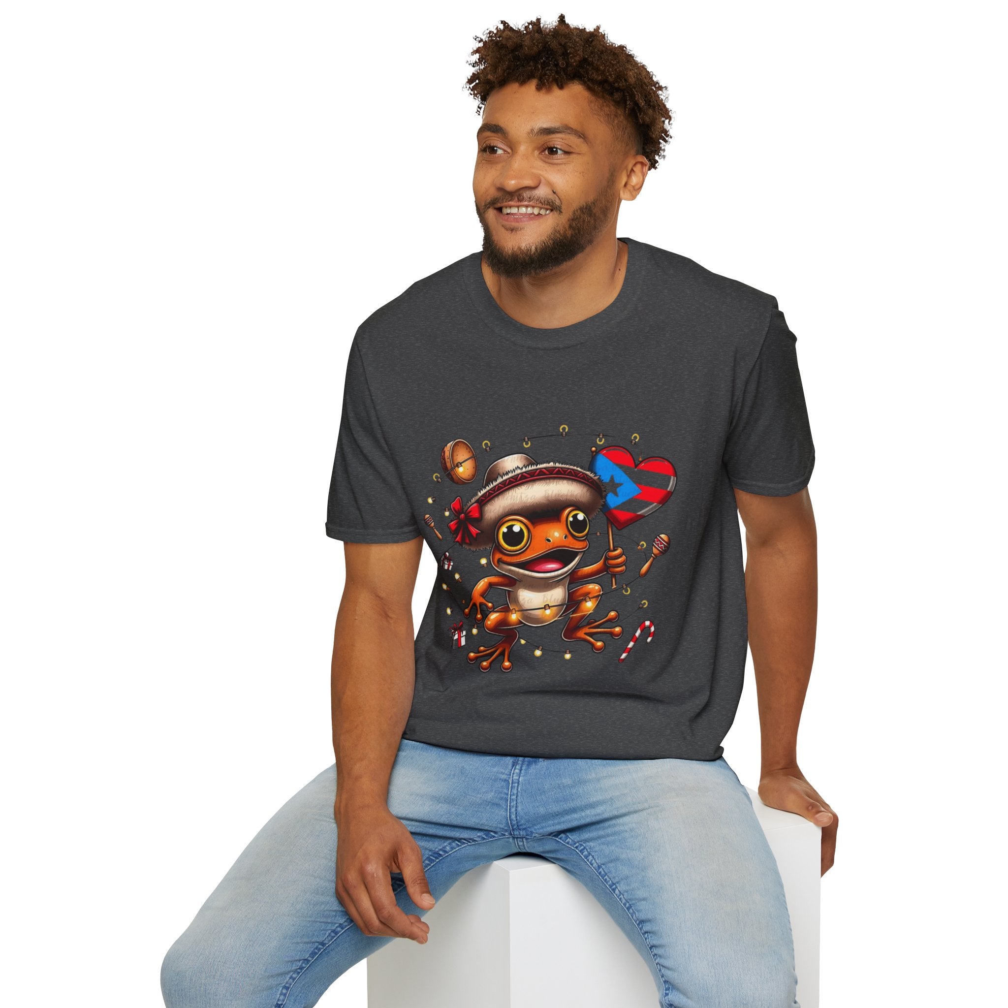 Puerto Rico Frog Holiday T-Shirt  Cute Coquí with Flag Heart (Christmas) Puerto Rico Navidades