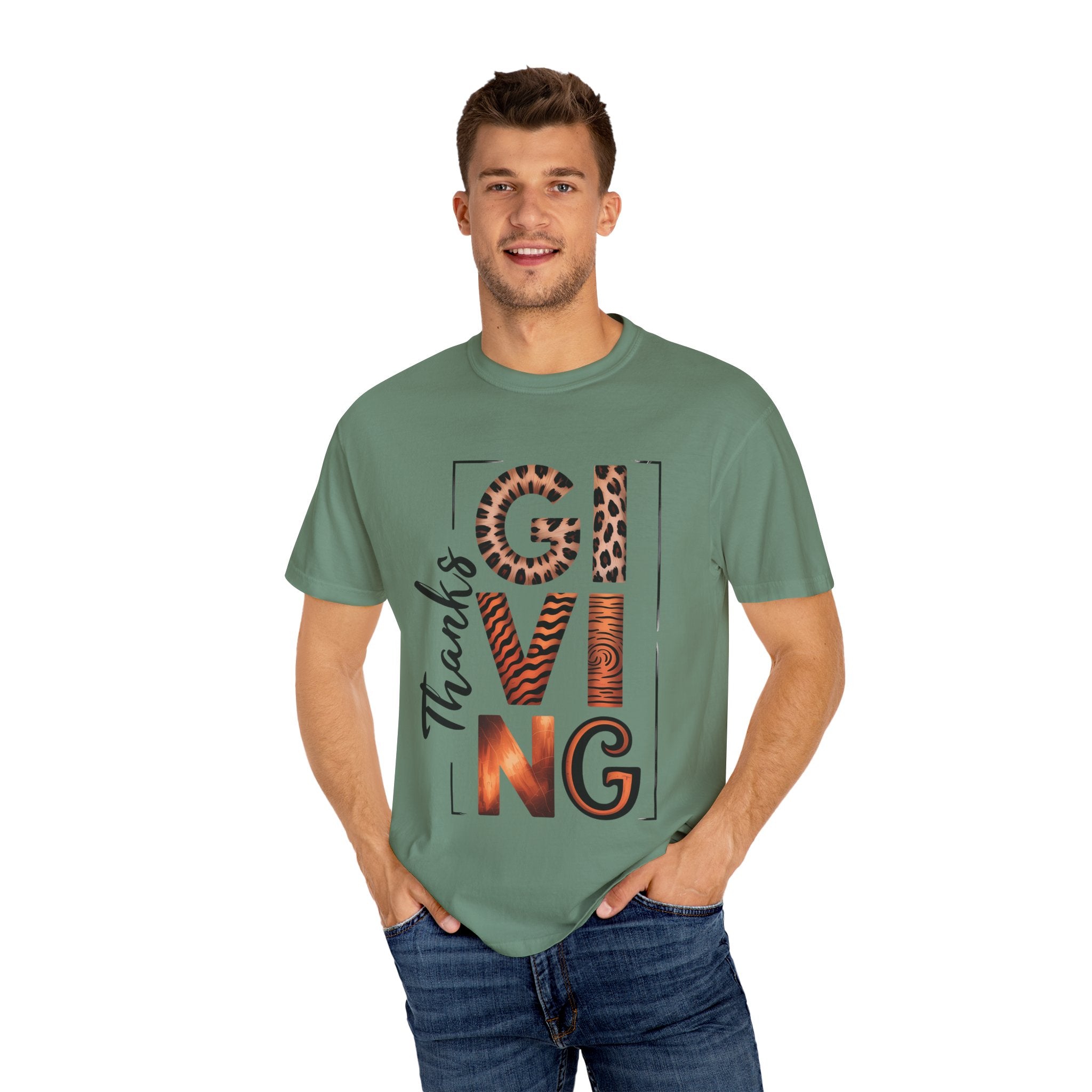 Fall T-Shirts and Sweatshirts Collection Giving Thanks T-Shirt Thanksgiving Graphic Tee with Leopard & Wood Pattern Letters
