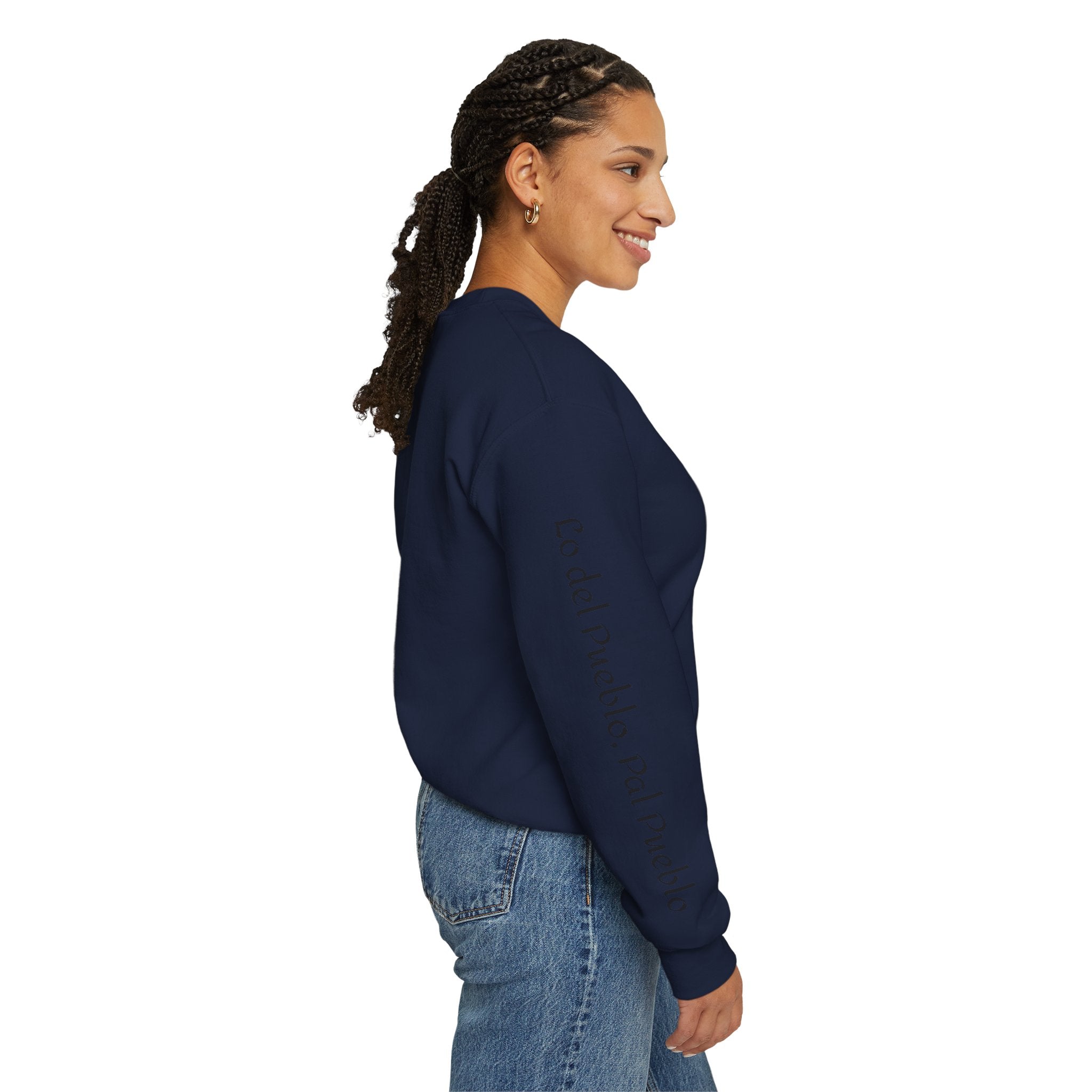 Crewneck Sweatshirt  “No me debo a partidos, me debo al pueblo” Spanish Political Statement