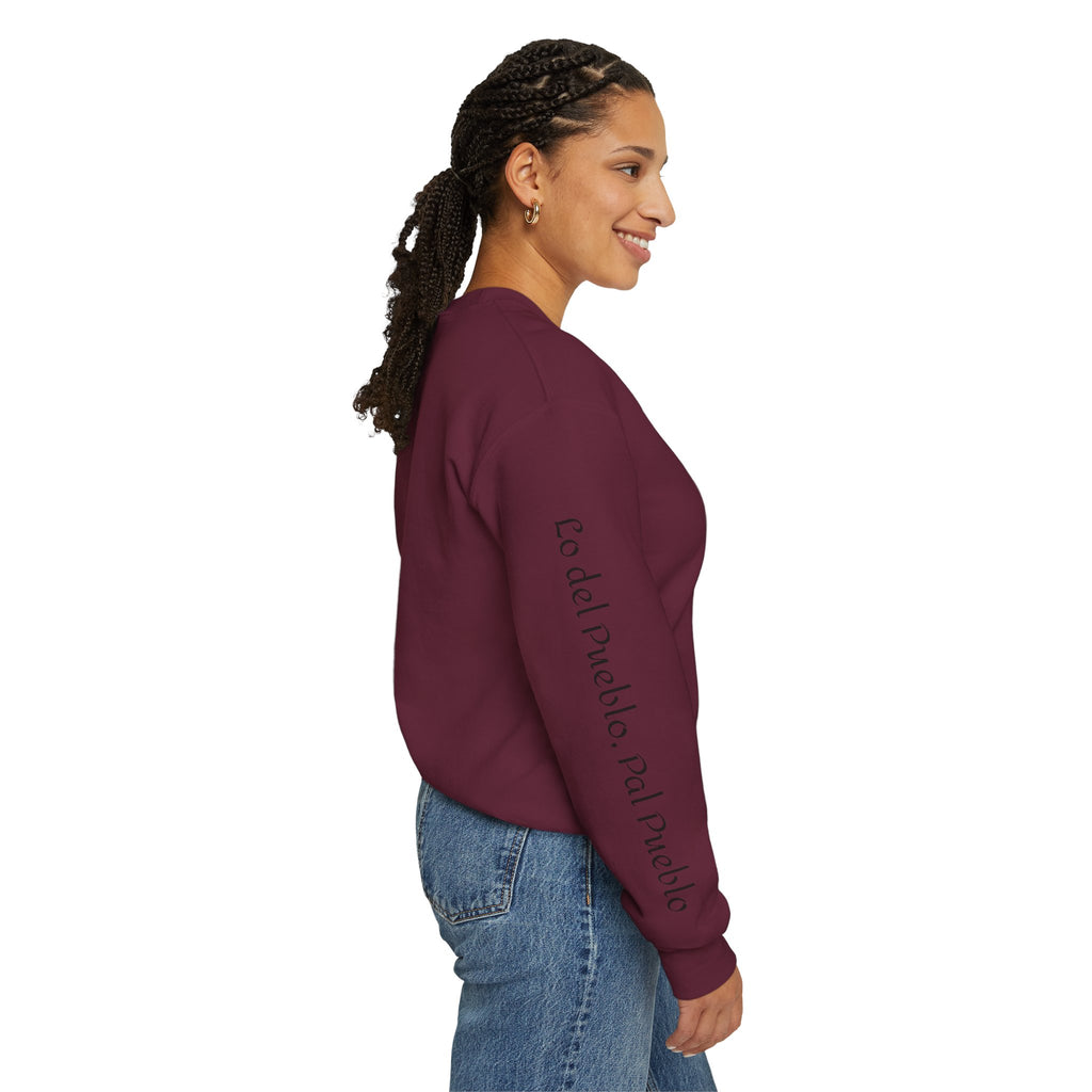 Crewneck Sweatshirt  “No me debo a partidos, me debo al pueblo” Spanish Political Statement