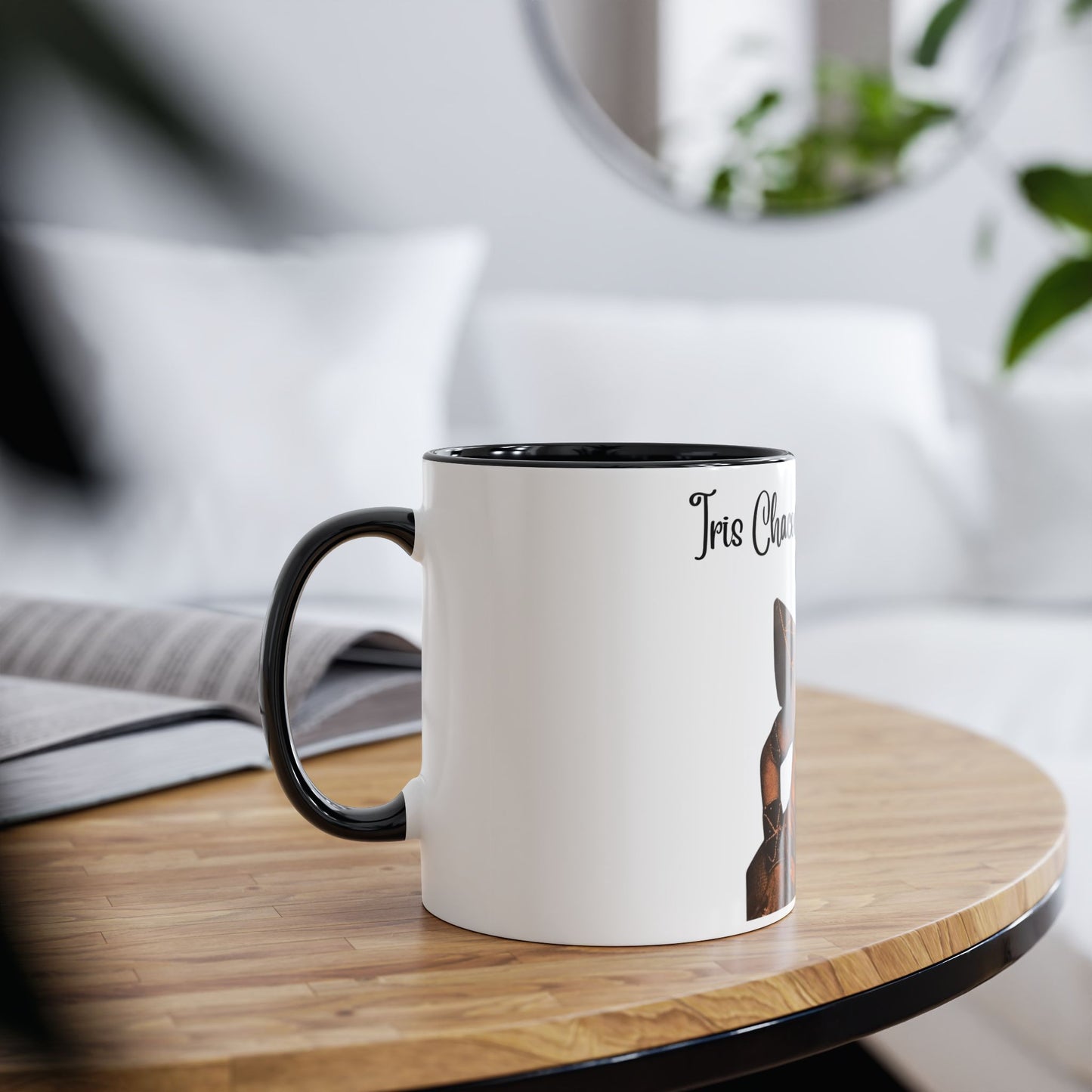 The onli one Iris Chacon Unique Two-Tone Coffee Mug - Iris Chacon Inspired Art, Trendy Mug for Coffee Lovers, Gift for Her, Retro Style,