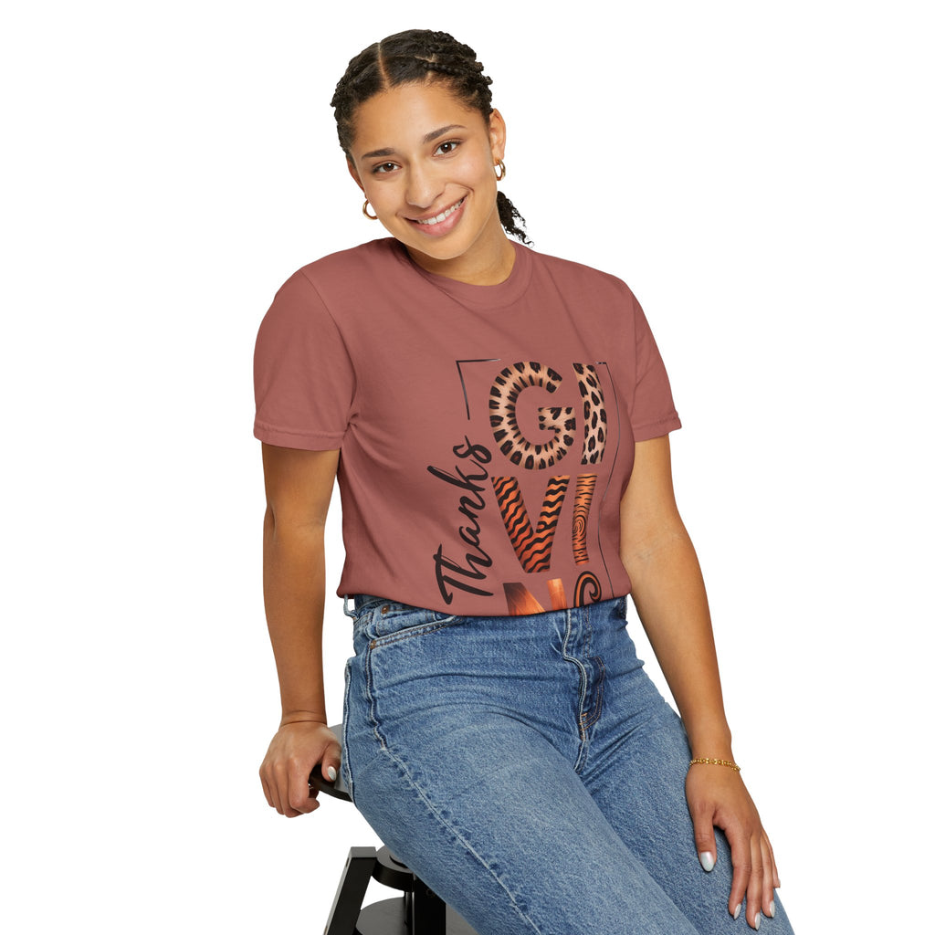 Fall T-Shirts and Sweatshirts Collection Giving Thanks T-Shirt Thanksgiving Graphic Tee with Leopard & Wood Pattern Letters
