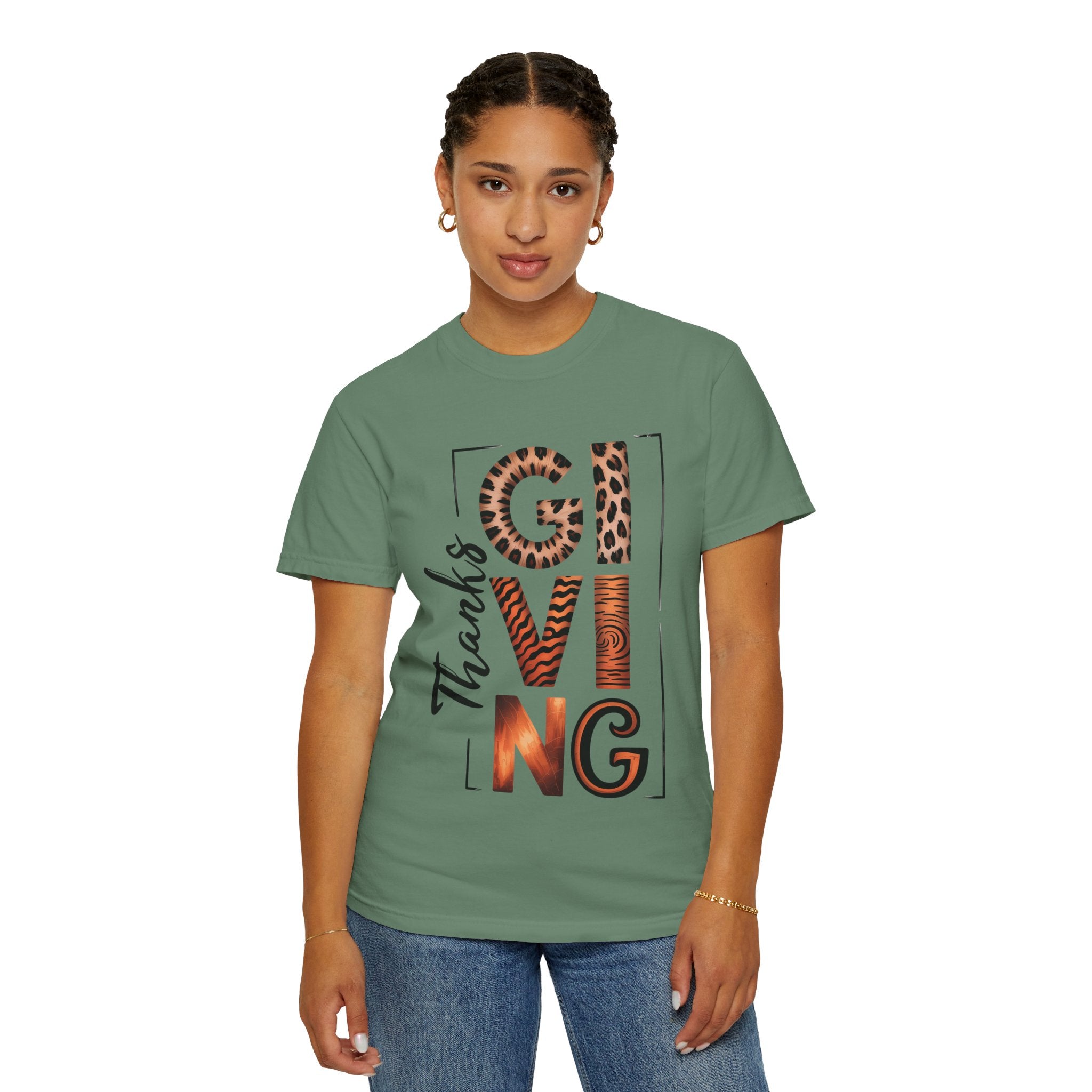 Fall T-Shirts and Sweatshirts Collection Giving Thanks T-Shirt Thanksgiving Graphic Tee with Leopard & Wood Pattern Letters