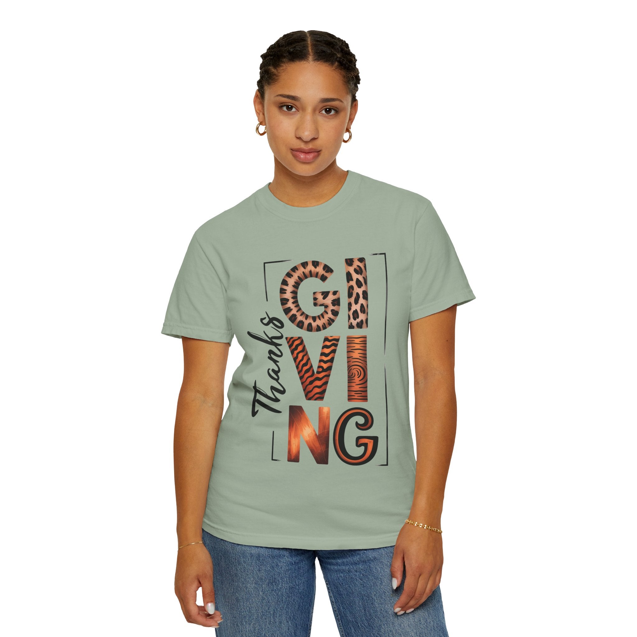 Fall T-Shirts and Sweatshirts Collection Giving Thanks T-Shirt Thanksgiving Graphic Tee with Leopard & Wood Pattern Letters