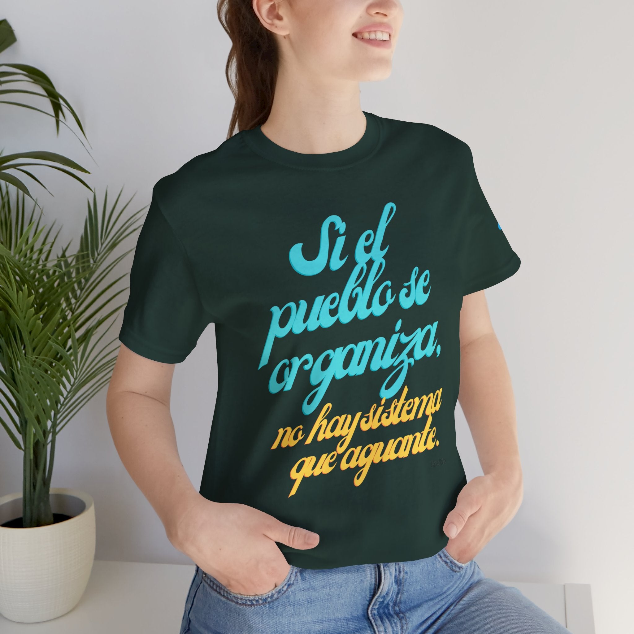 Spanish Script Tee  “Si el pueblo se organiza” Graphic T-Shirt