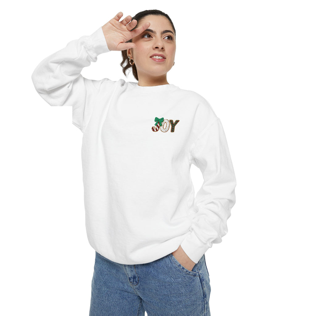 JOY Floral Crewneck Sweatshirt — Holiday Botanical Graphic Christmas T-Shirt & Sweater