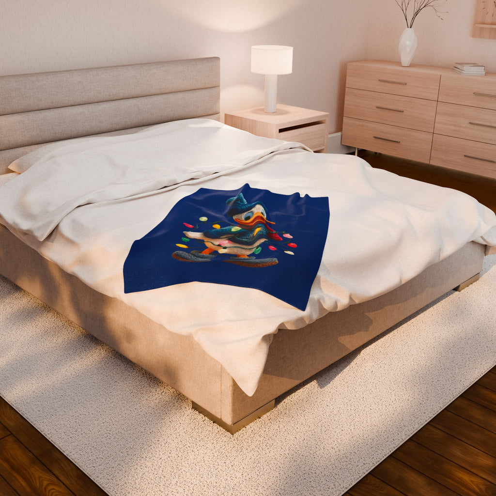 Donald Duck Holiday Plush Blanket  Festive Christmas Lights Velveteen Throw