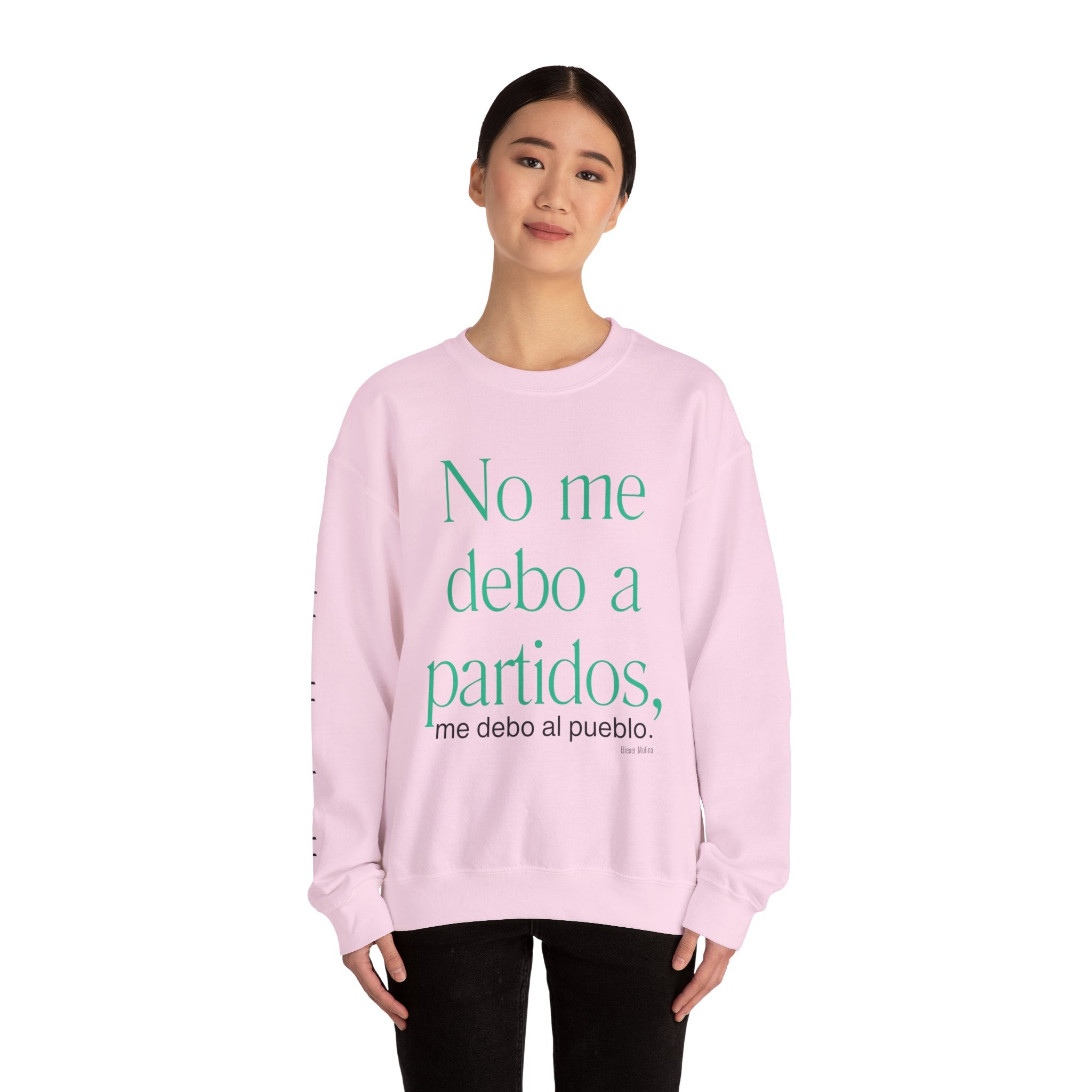 Crewneck Sweatshirt  “No me debo a partidos, me debo al pueblo” Spanish Political Statement