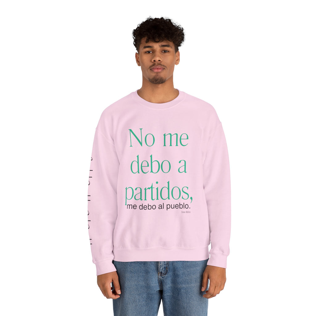 Crewneck Sweatshirt  “No me debo a partidos, me debo al pueblo” Spanish Political Statement