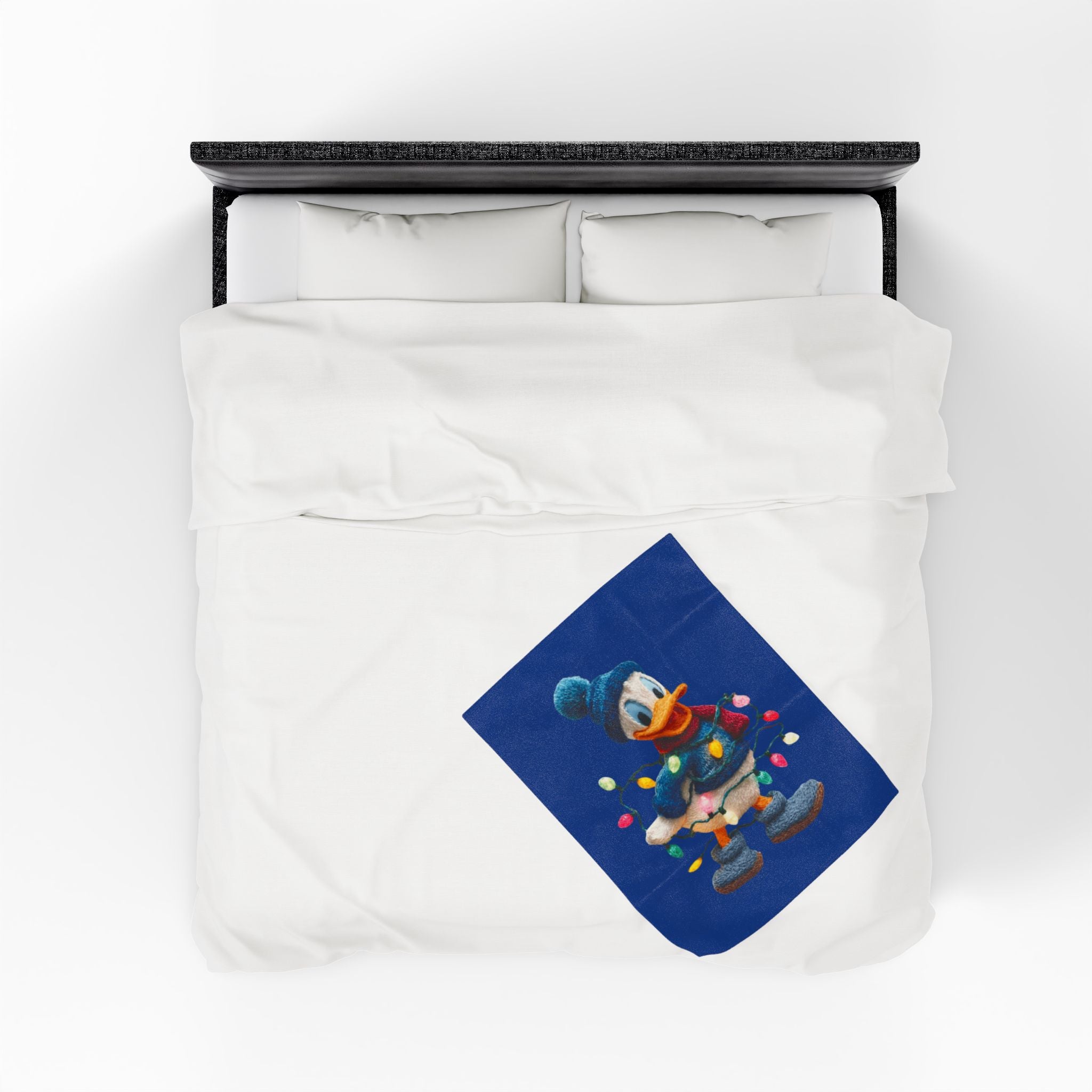 Donald Duck Holiday Plush Blanket  Festive Christmas Lights Velveteen Throw