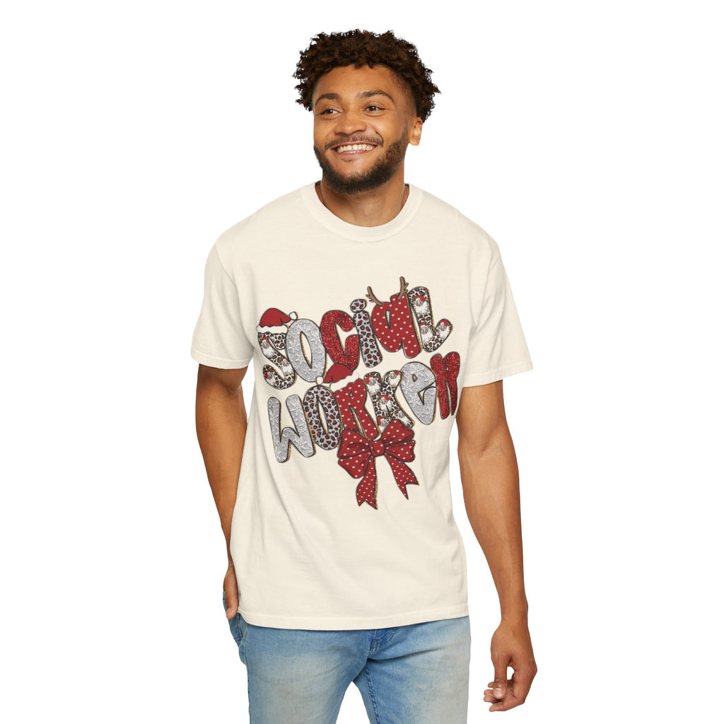 Social Worker Christmas T-Shirt  Festive Holiday Graphic Tee