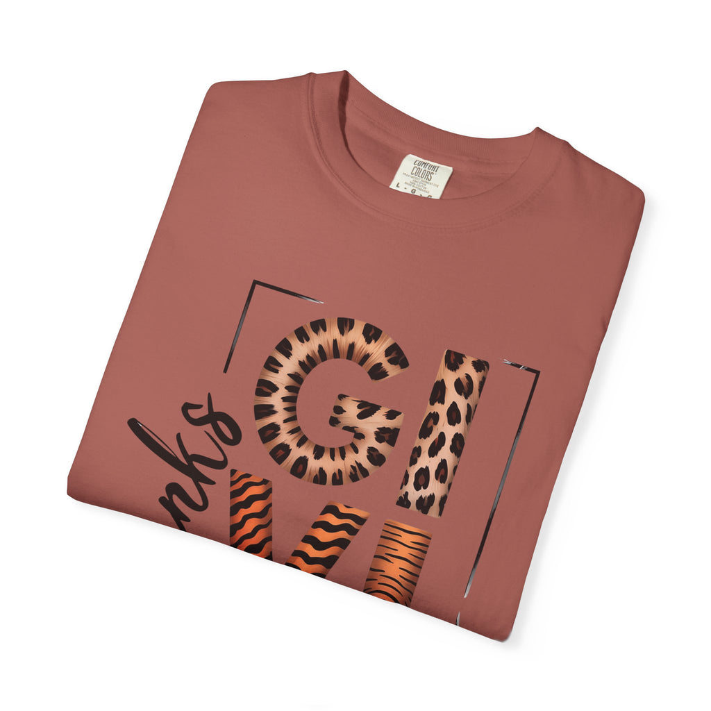 Fall T-Shirts and Sweatshirts Collection Giving Thanks T-Shirt Thanksgiving Graphic Tee with Leopard & Wood Pattern Letters
