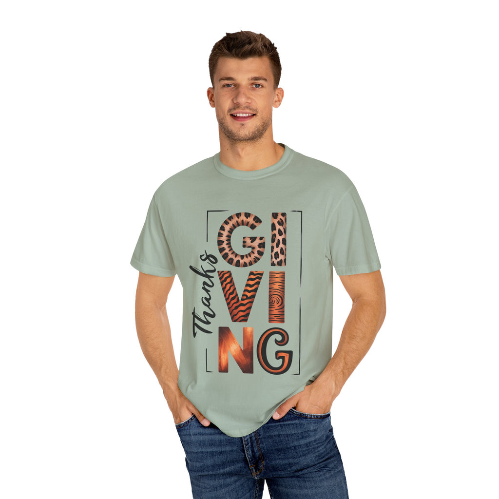 Fall T-Shirts and Sweatshirts Collection Giving Thanks T-Shirt Thanksgiving Graphic Tee with Leopard & Wood Pattern Letters