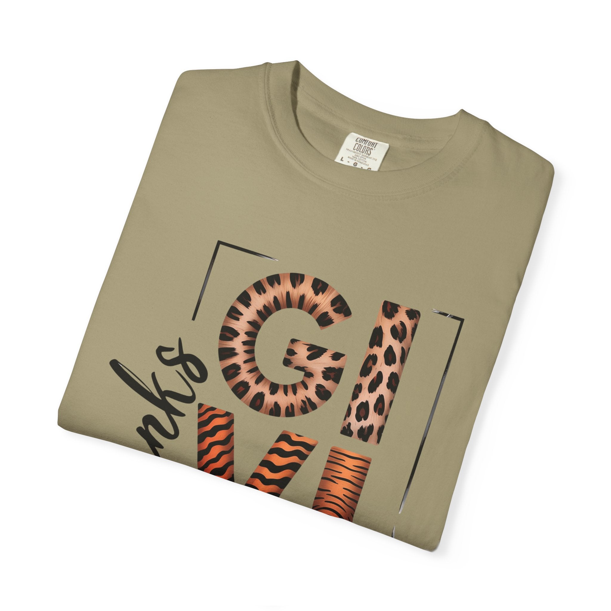 Fall T-Shirts and Sweatshirts Collection Giving Thanks T-Shirt Thanksgiving Graphic Tee with Leopard & Wood Pattern Letters
