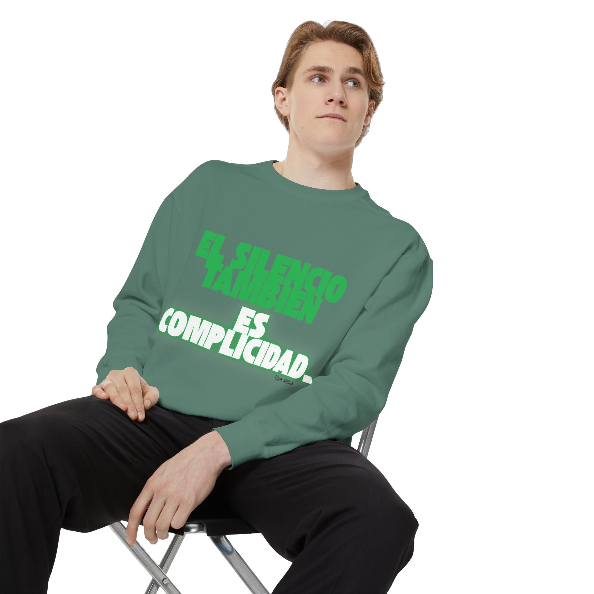 Sweatshirt  "El silencio también es complicidad" Spanish Protest Crewneck