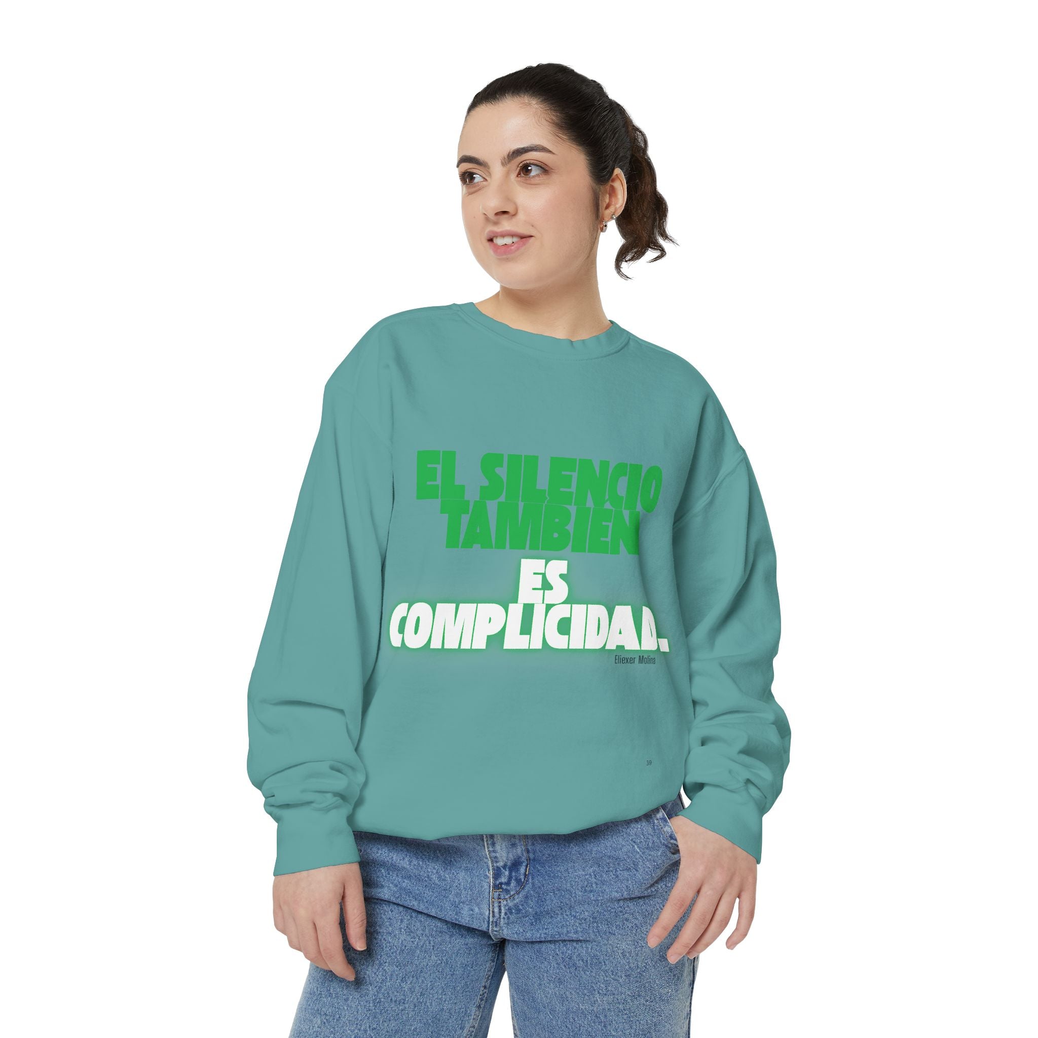 Sweatshirt  "El silencio también es complicidad" Spanish Protest Crewneck