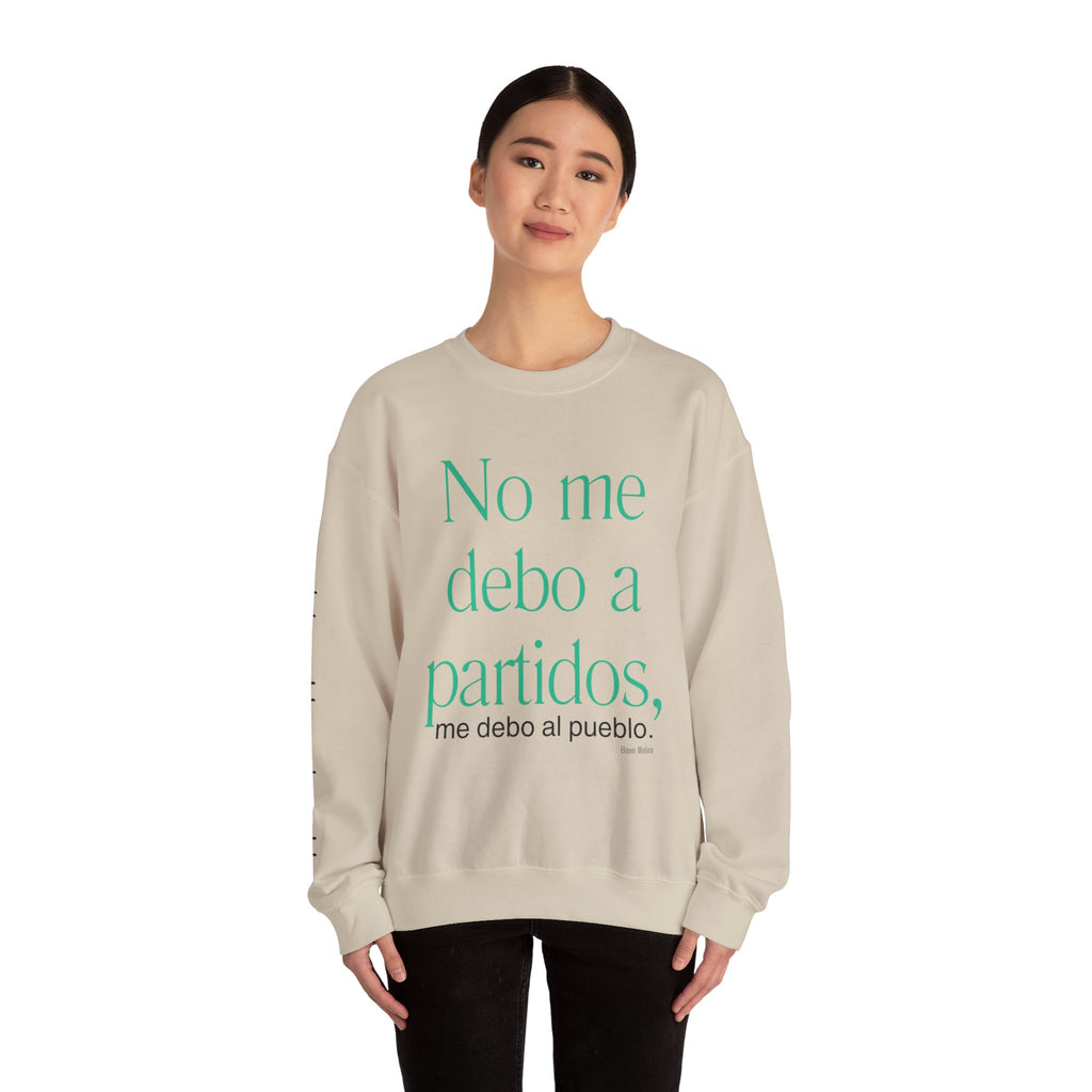 Crewneck Sweatshirt  “No me debo a partidos, me debo al pueblo” Spanish Political Statement