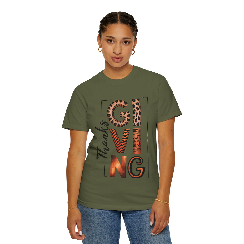 Fall T-Shirts and Sweatshirts Collection Giving Thanks T-Shirt Thanksgiving Graphic Tee with Leopard & Wood Pattern Letters