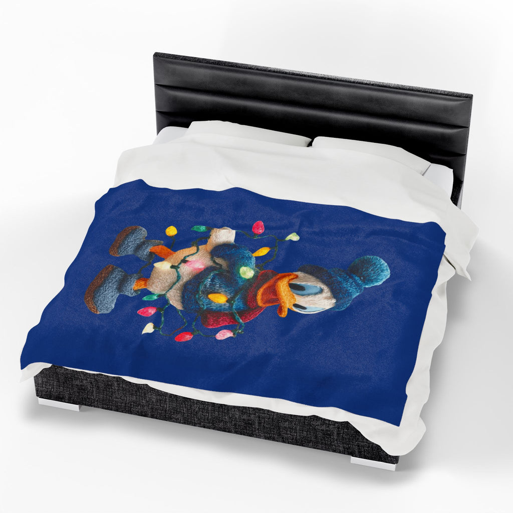 Donald Duck Holiday Plush Blanket  Festive Christmas Lights Velveteen Throw