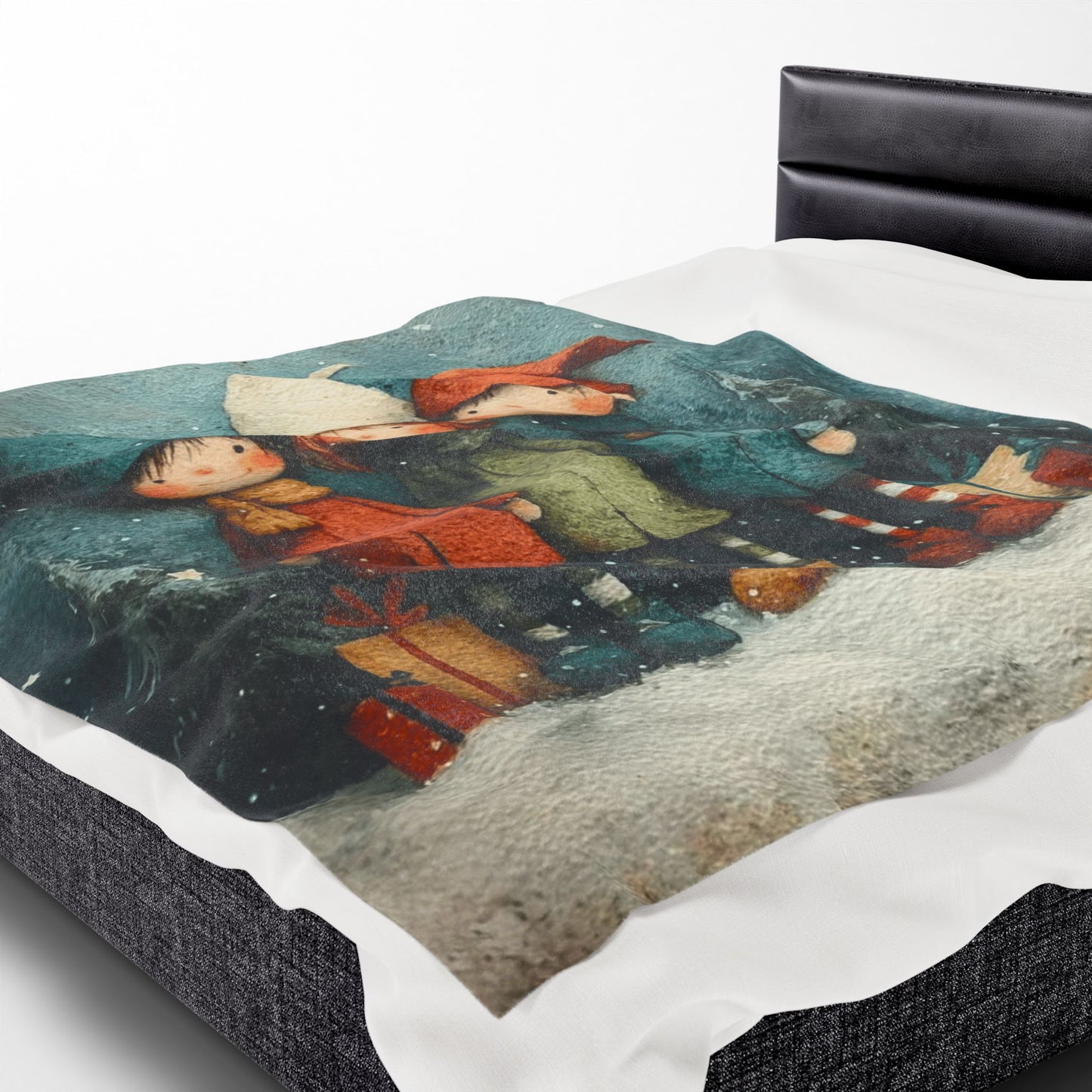 Christmas Elf Trio Velveteen Plush Blanket – Cozy Holiday Kids Throw