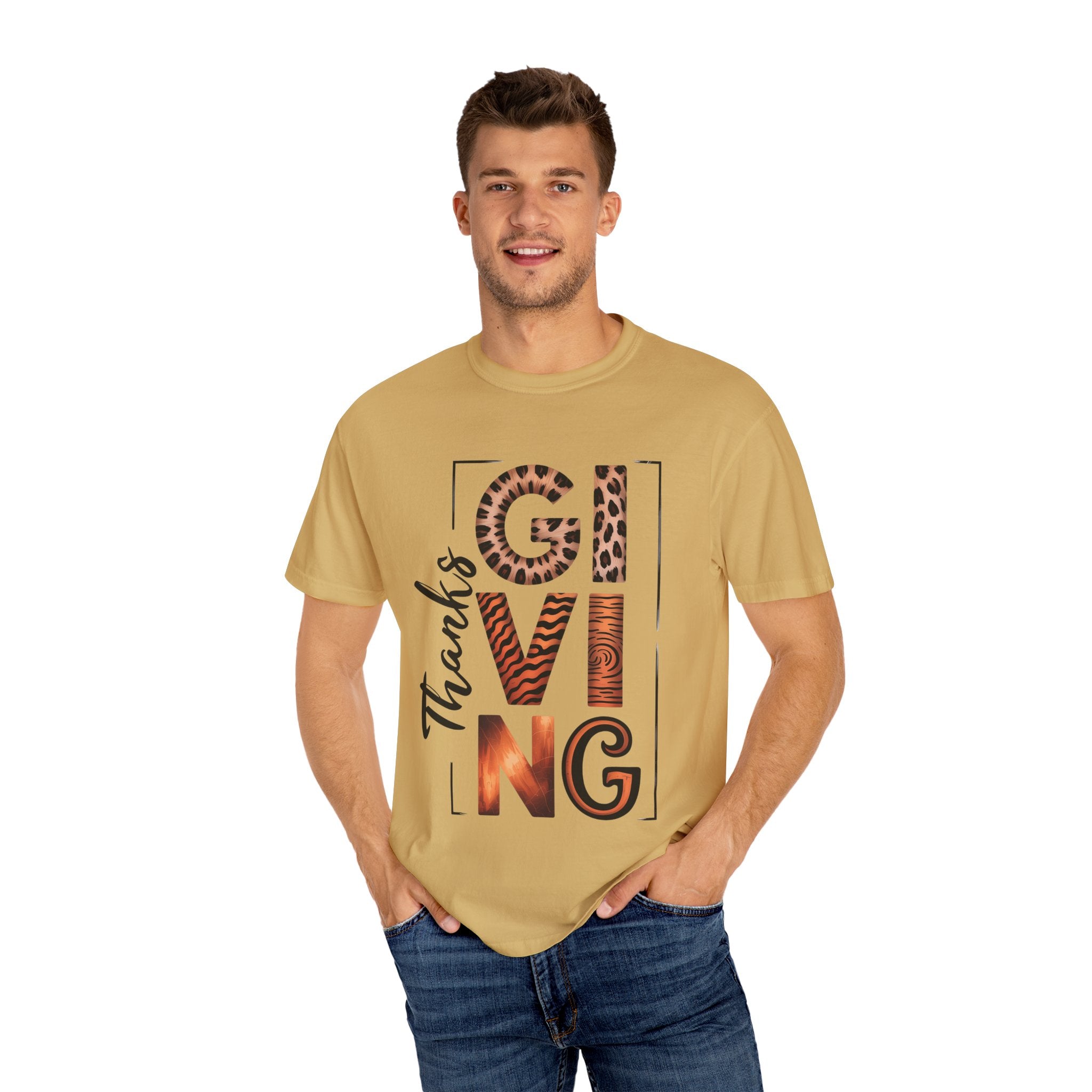 Fall T-Shirts and Sweatshirts Collection Giving Thanks T-Shirt Thanksgiving Graphic Tee with Leopard & Wood Pattern Letters