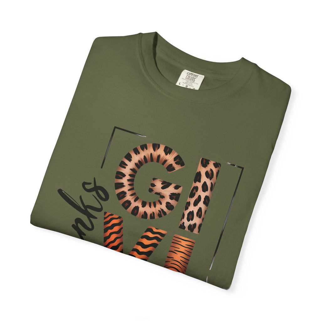 Fall T-Shirts and Sweatshirts Collection Giving Thanks T-Shirt Thanksgiving Graphic Tee with Leopard & Wood Pattern Letters