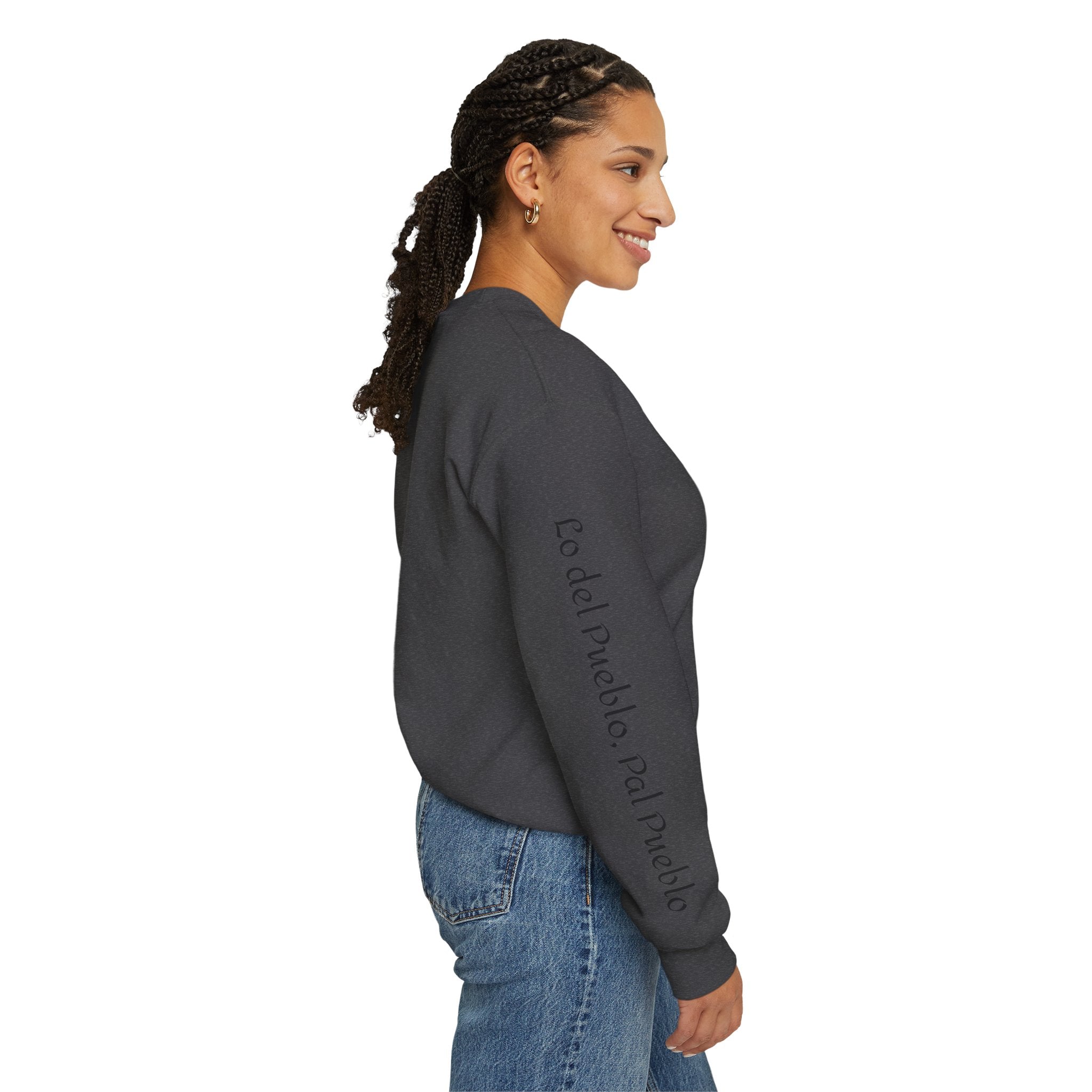 Crewneck Sweatshirt  “No me debo a partidos, me debo al pueblo” Spanish Political Statement
