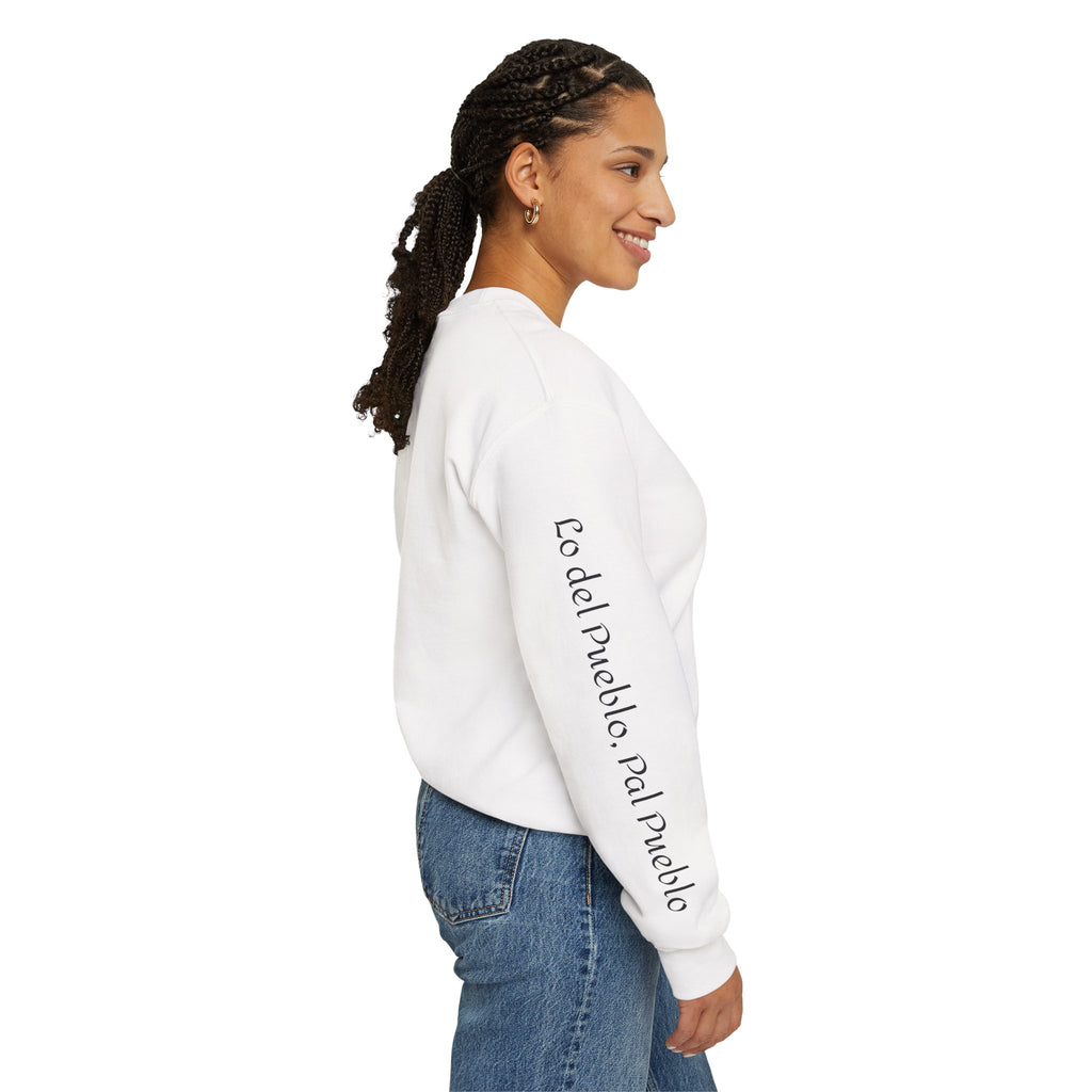 Crewneck Sweatshirt  “No me debo a partidos, me debo al pueblo” Spanish Political Statement