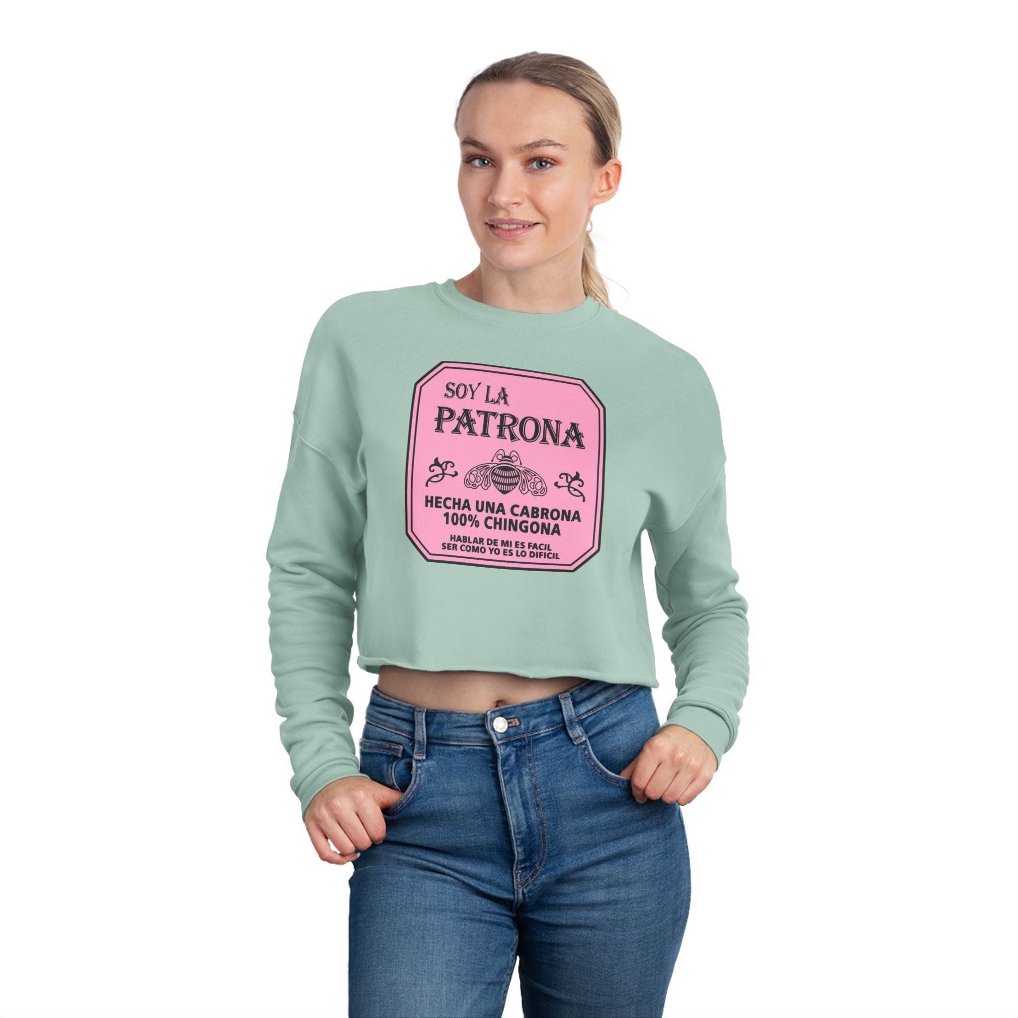 Cropped Sweatshirt “Soy La Patrona” Pink Graphic Amor Familiar Minimalista