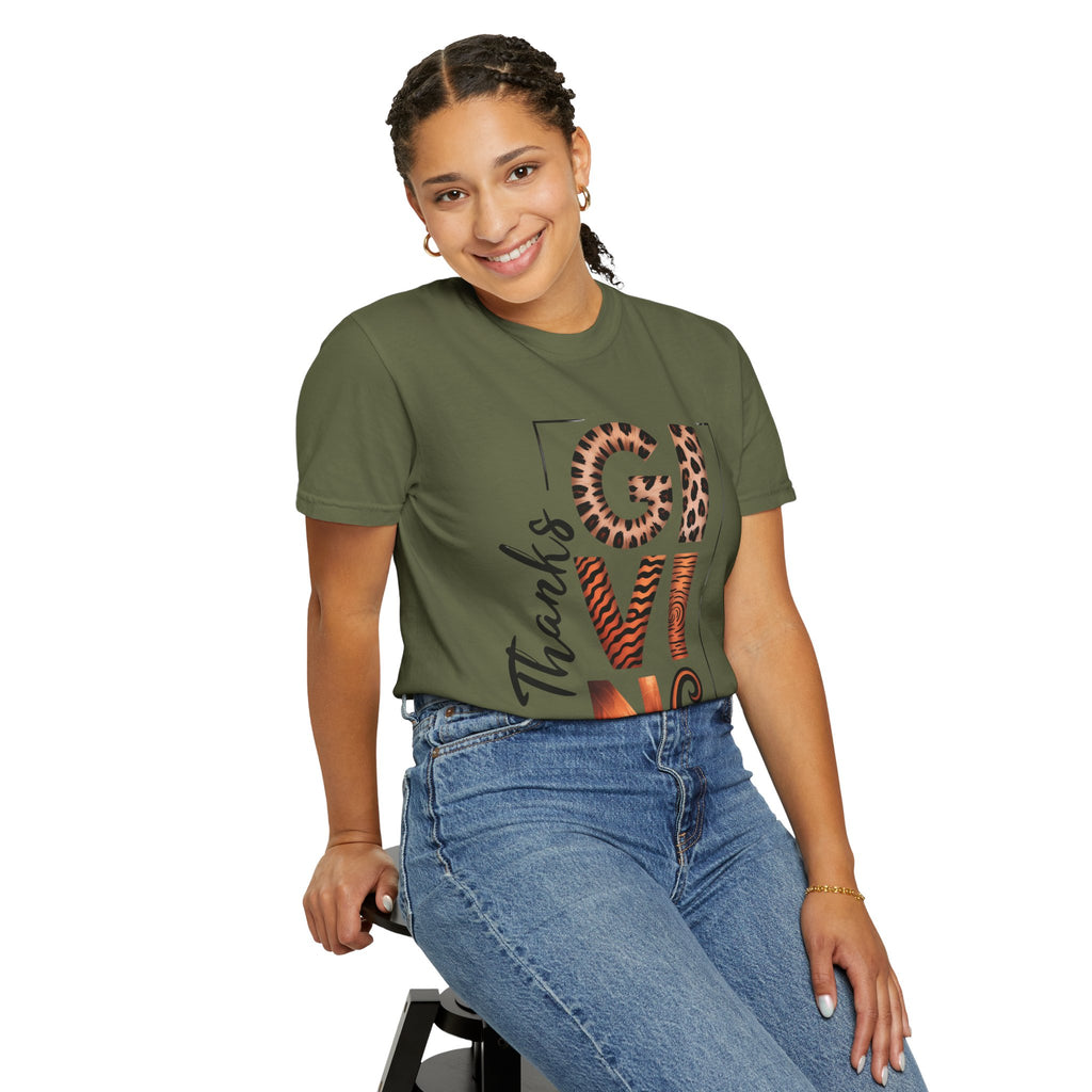 Fall T-Shirts and Sweatshirts Collection Giving Thanks T-Shirt Thanksgiving Graphic Tee with Leopard & Wood Pattern Letters