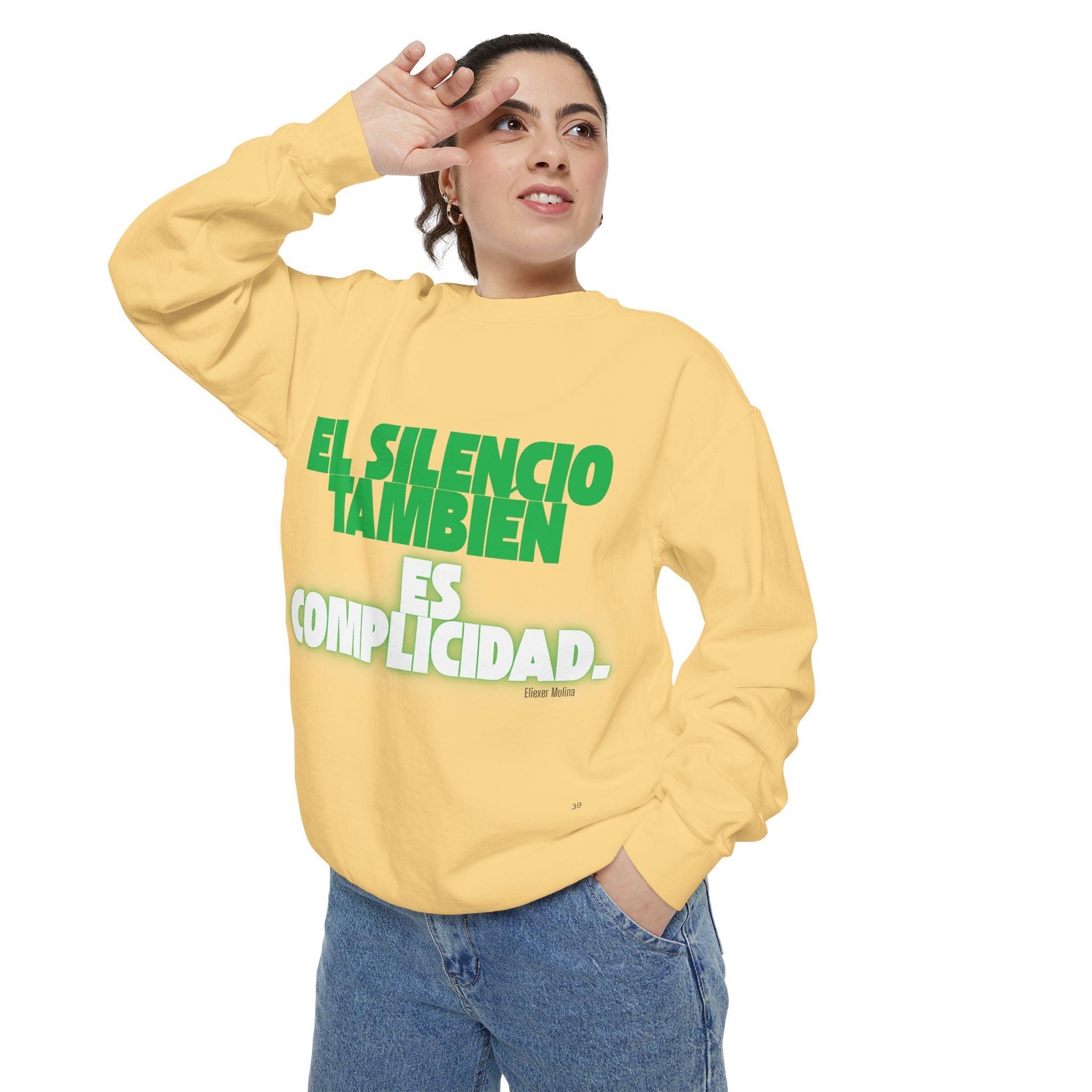 Sweatshirt  "El silencio también es complicidad" Spanish Protest Crewneck