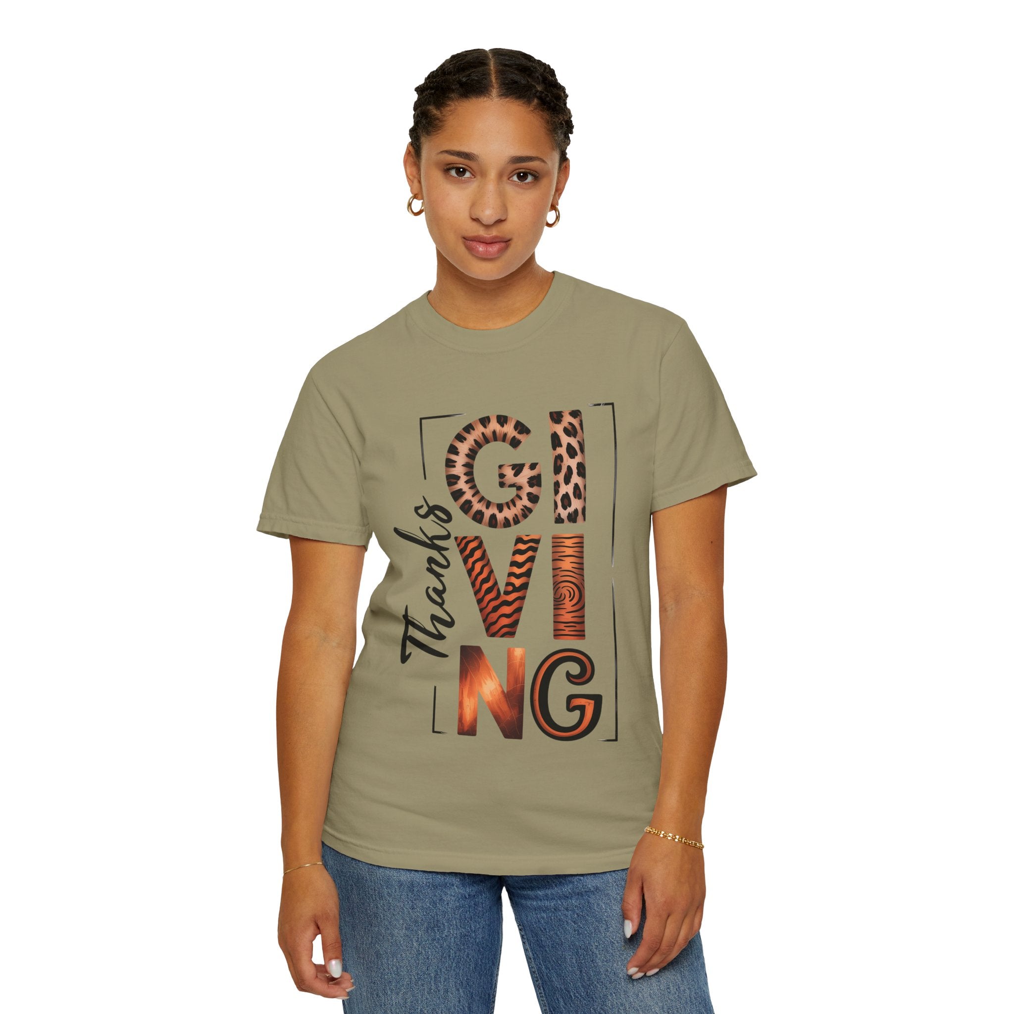 Fall T-Shirts and Sweatshirts Collection Giving Thanks T-Shirt Thanksgiving Graphic Tee with Leopard & Wood Pattern Letters