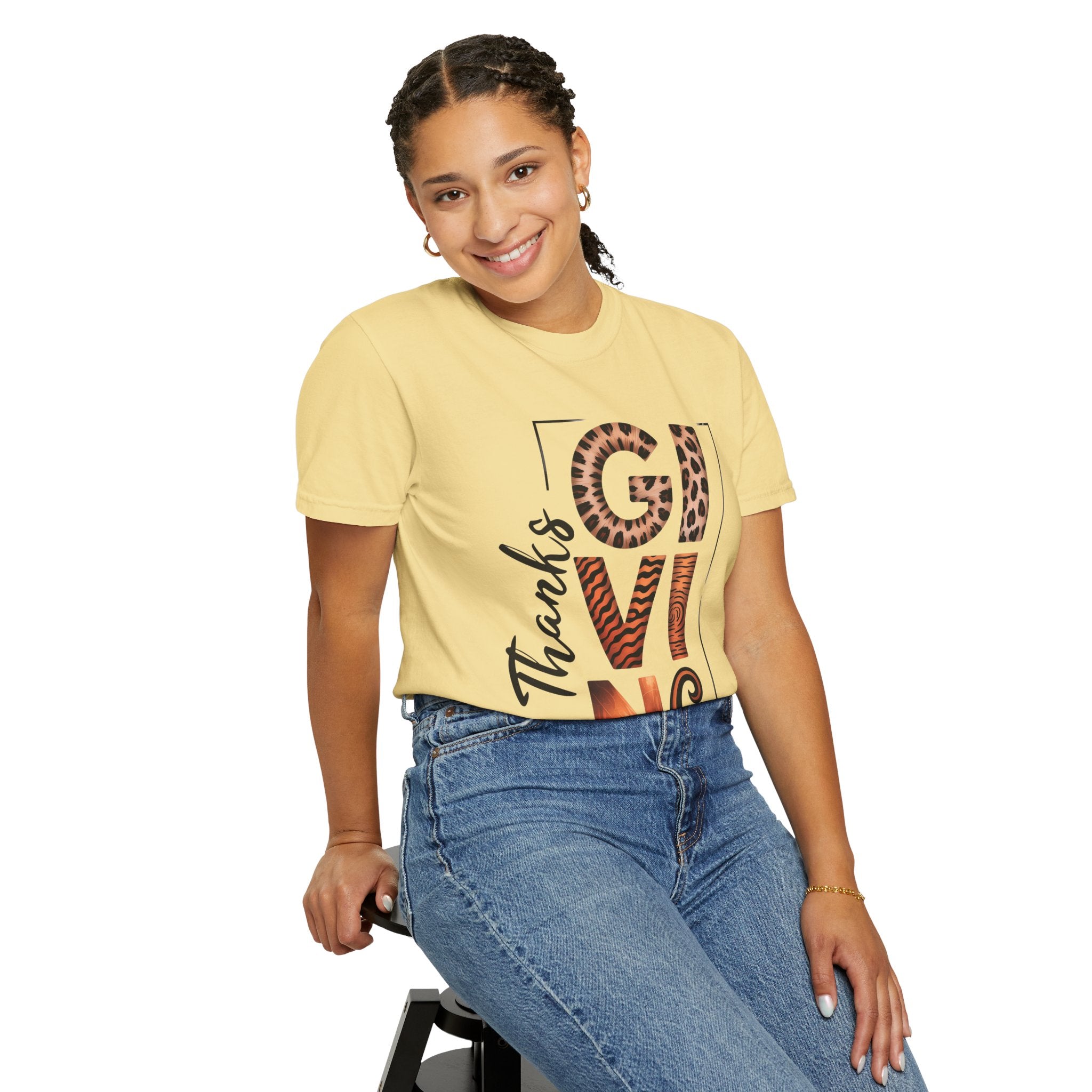 Fall T-Shirts and Sweatshirts Collection Giving Thanks T-Shirt Thanksgiving Graphic Tee with Leopard & Wood Pattern Letters