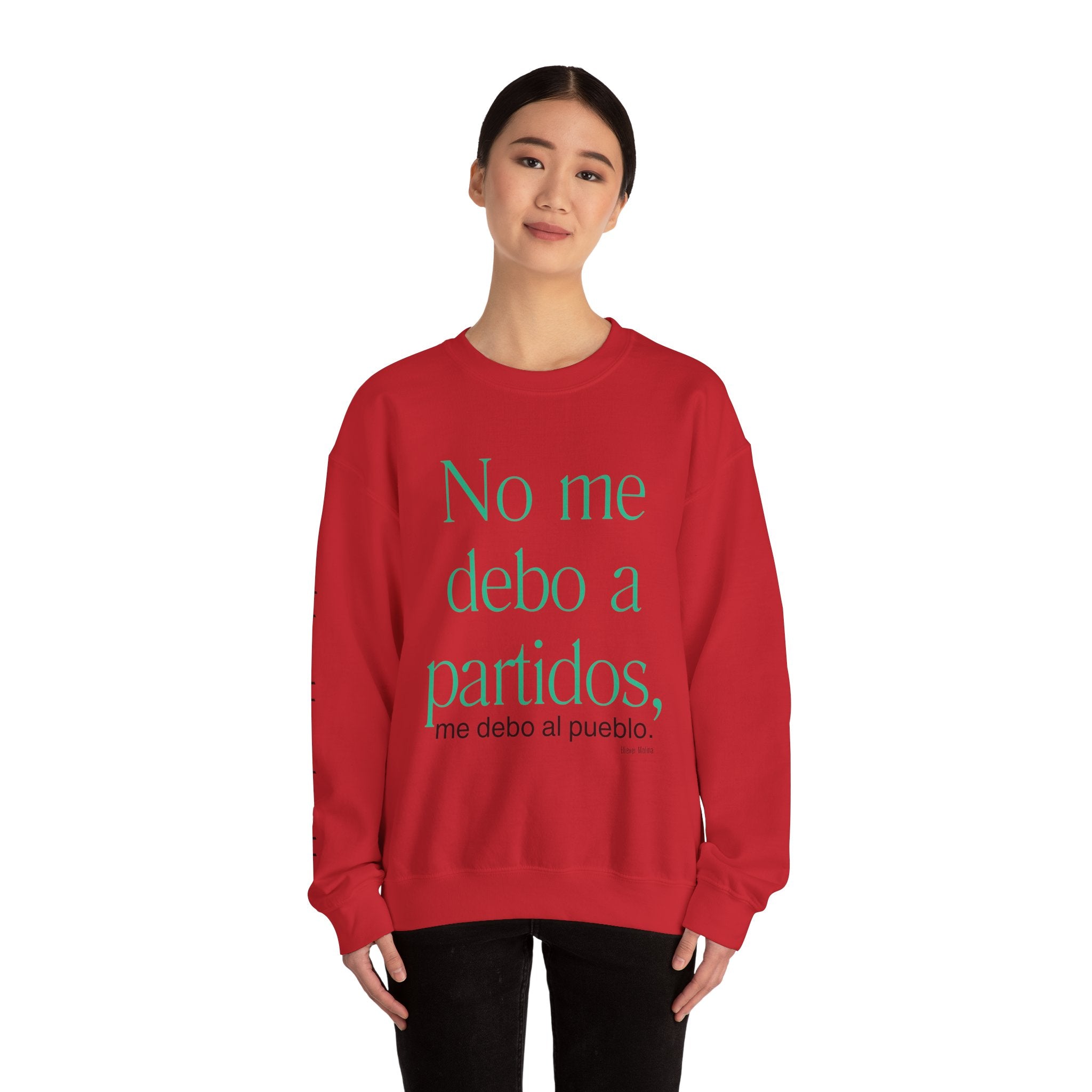 Crewneck Sweatshirt  “No me debo a partidos, me debo al pueblo” Spanish Political Statement