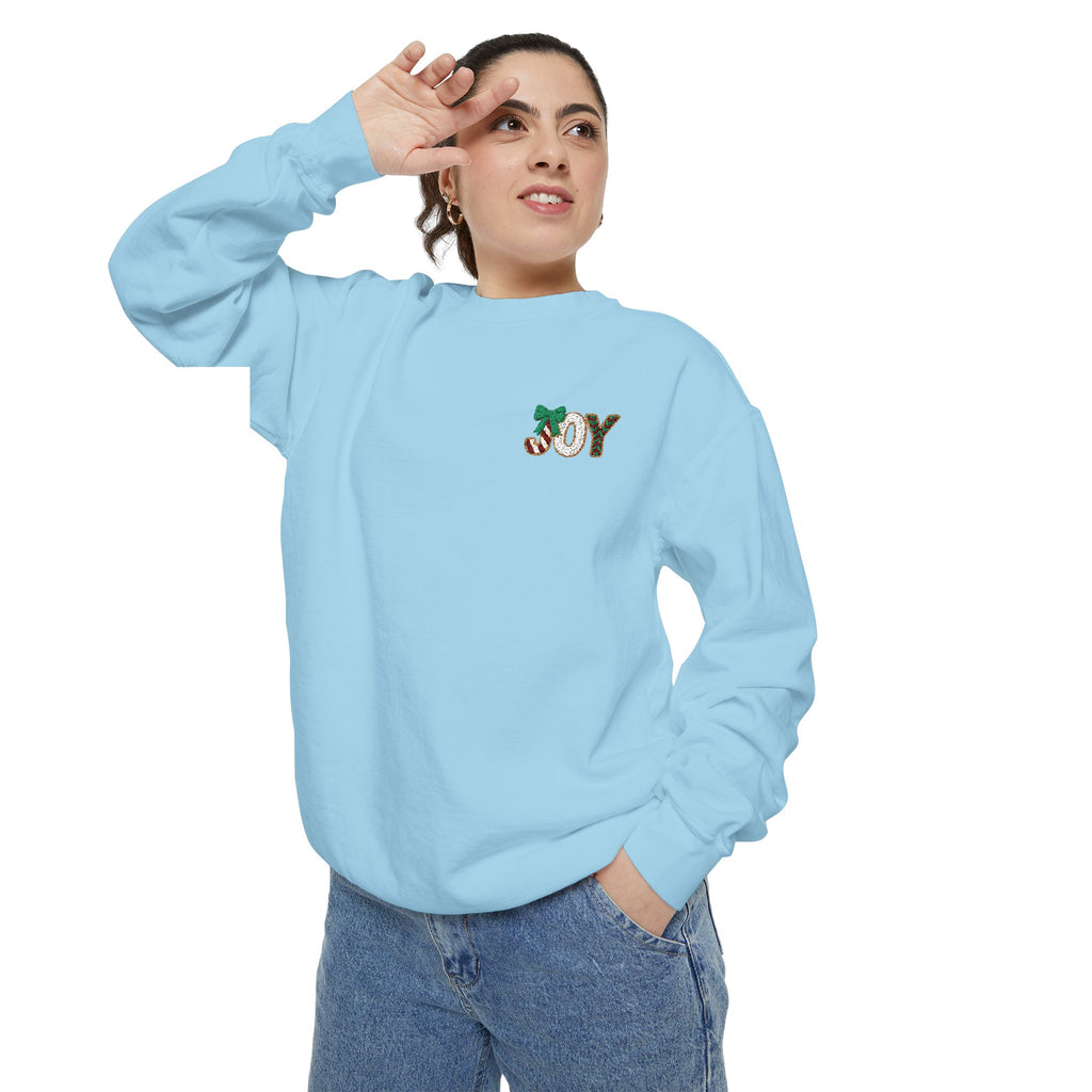 JOY Floral Crewneck Sweatshirt — Holiday Botanical Graphic Christmas T-Shirt & Sweater