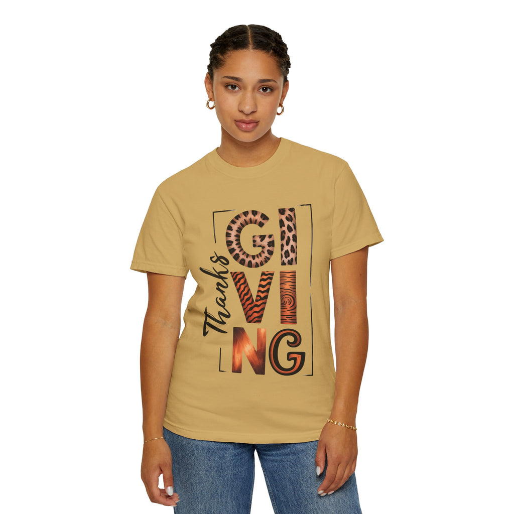 Fall T-Shirts and Sweatshirts Collection Giving Thanks T-Shirt Thanksgiving Graphic Tee with Leopard & Wood Pattern Letters