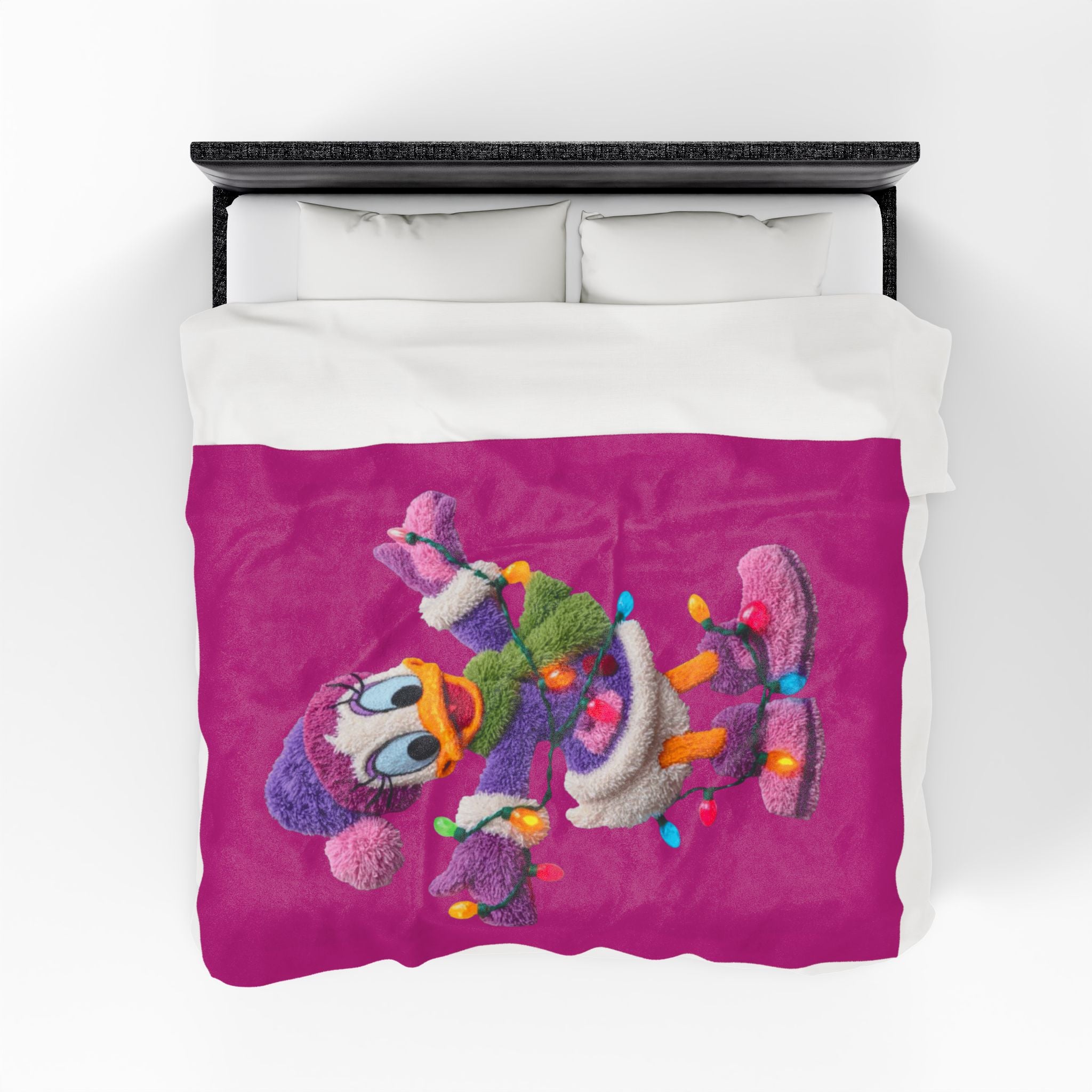 Daisy Duck Holiday Velveteen Plush Blanket — Cozy Christmas Lights Throw for Kids & Fans