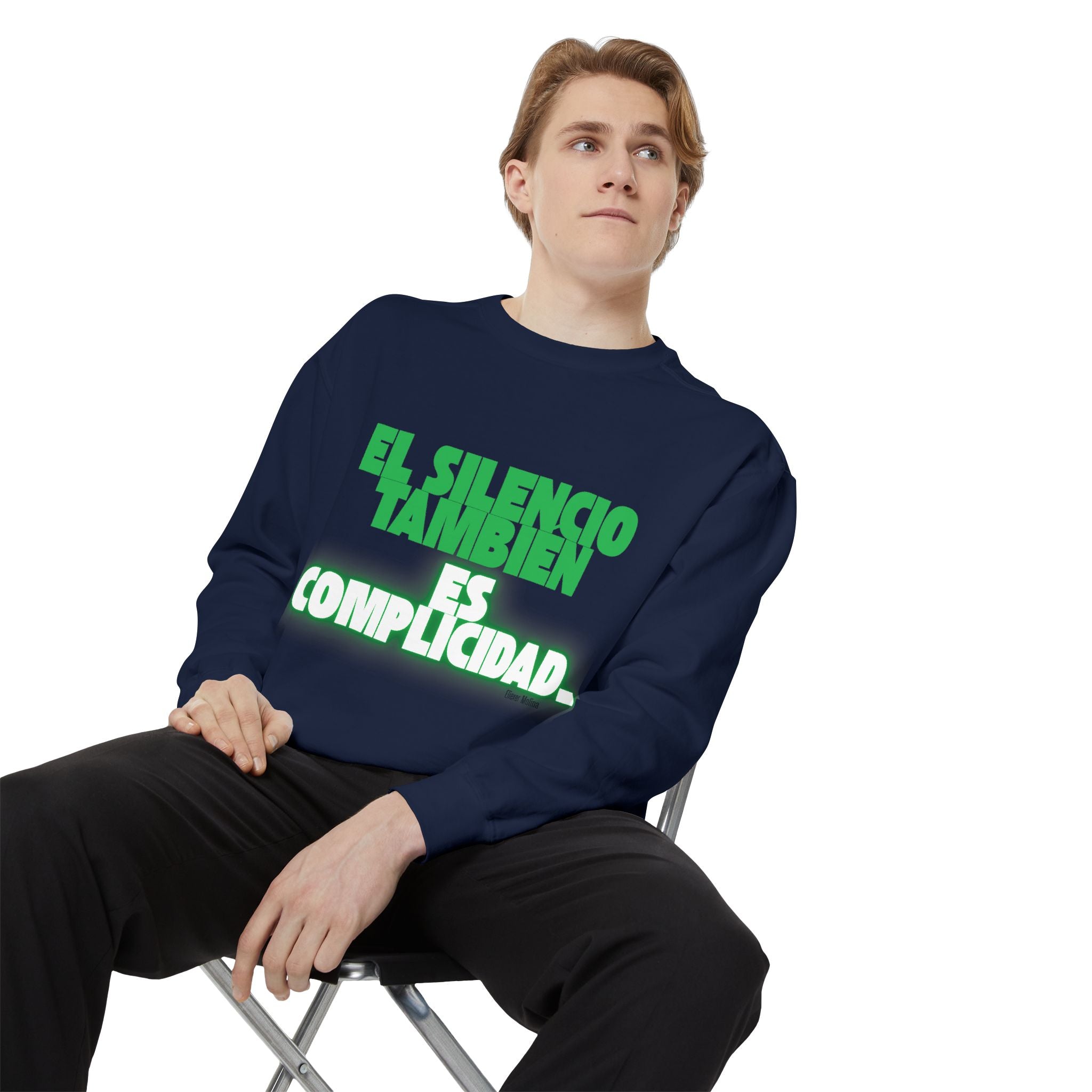 Sweatshirt  "El silencio también es complicidad" Spanish Protest Crewneck