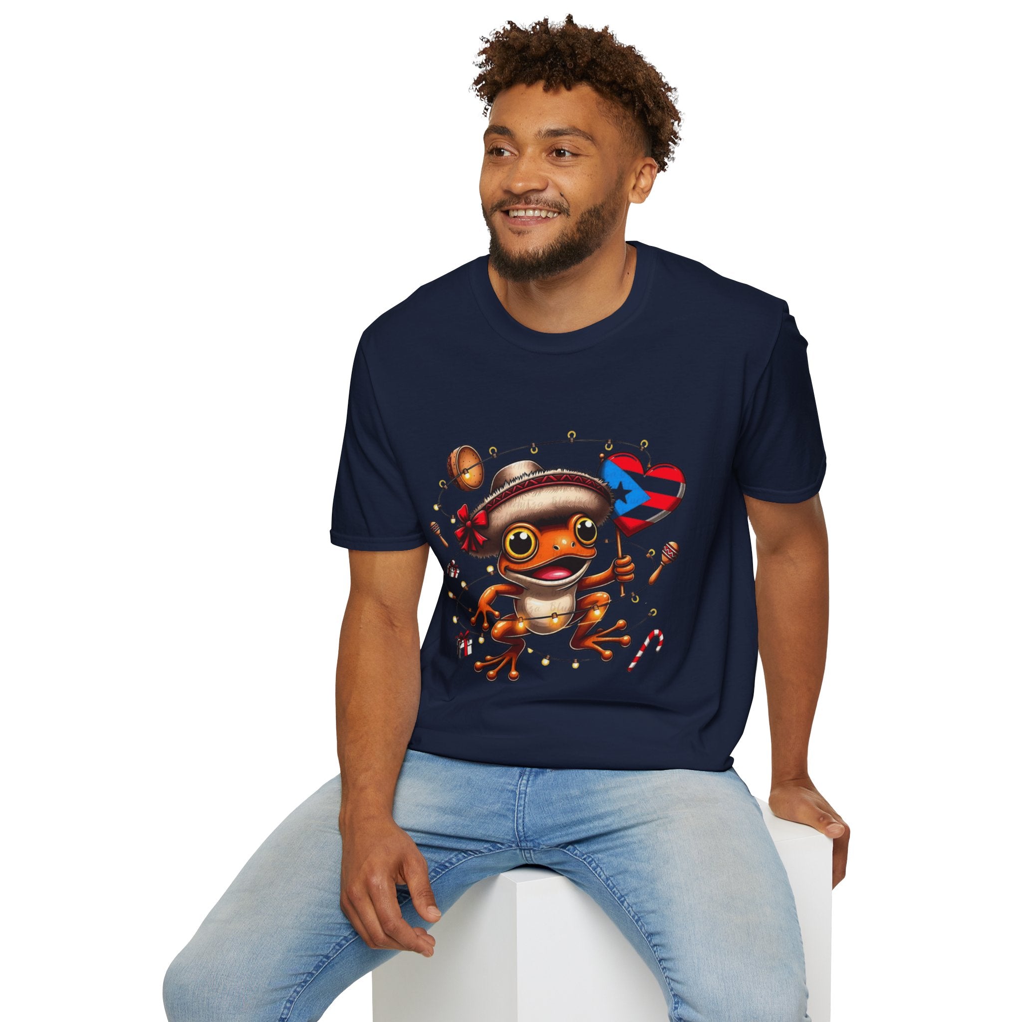 Puerto Rico Frog Holiday T-Shirt  Cute Coquí with Flag Heart (Christmas) Puerto Rico Navidades