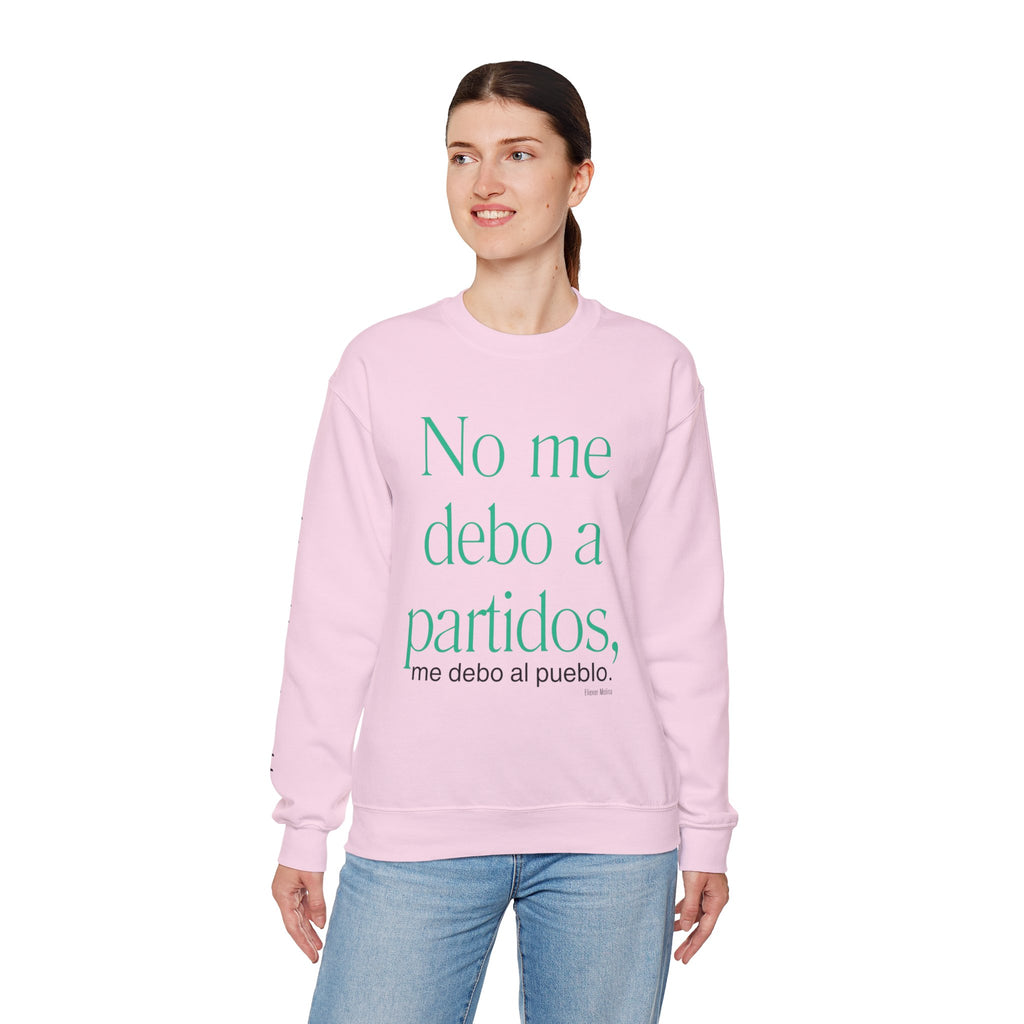 Crewneck Sweatshirt  “No me debo a partidos, me debo al pueblo” Spanish Political Statement